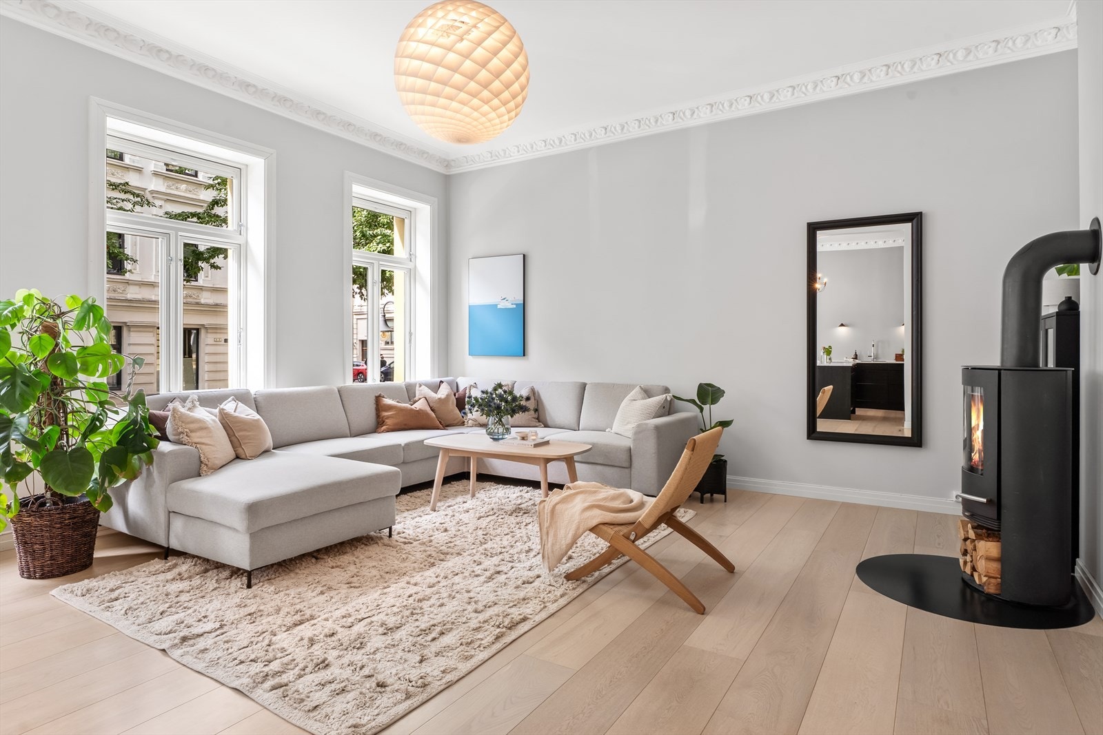 Stor stue med god plass til sittegruppe. Her er det flere innredningsmuligheter og mulighet for et tredje soverom. Galleribilde