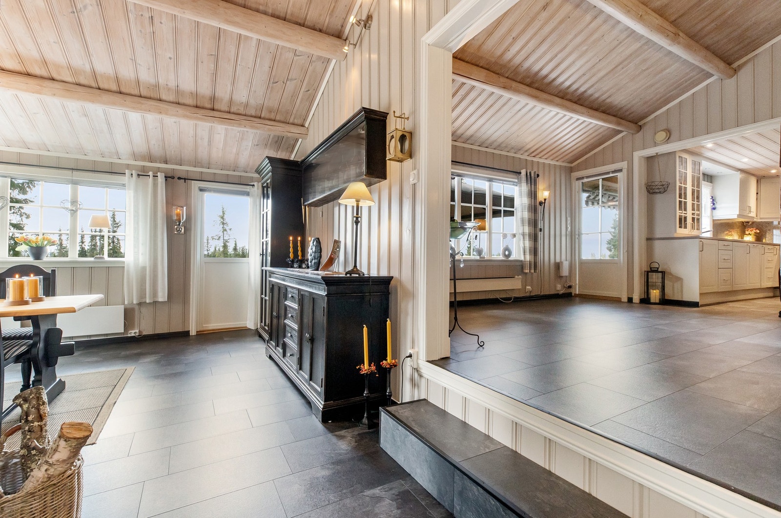 Trappetrinn mellom stuene Galleribilde