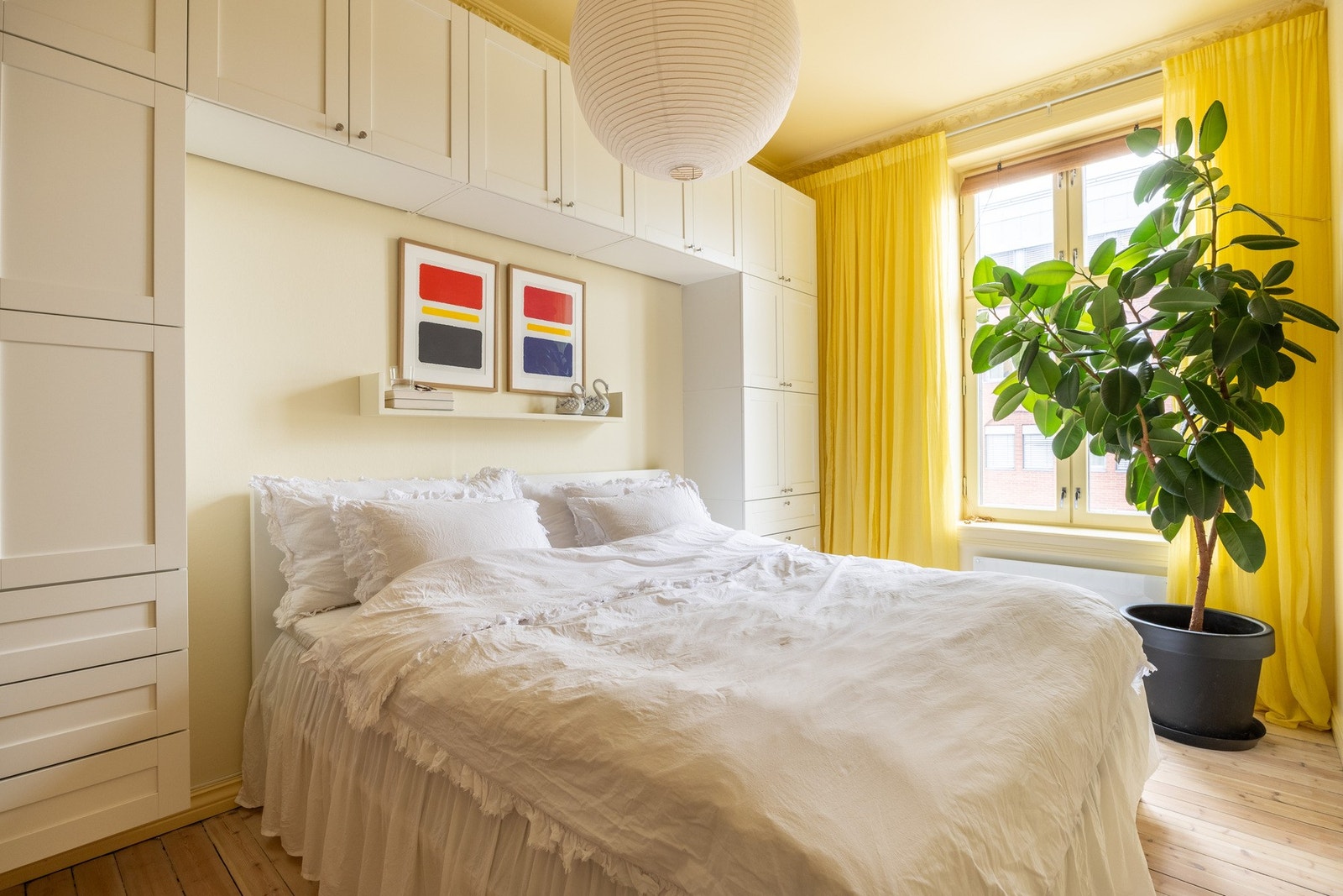 Leiligheten er i dag innredet med to romslige soverom. Galleribilde