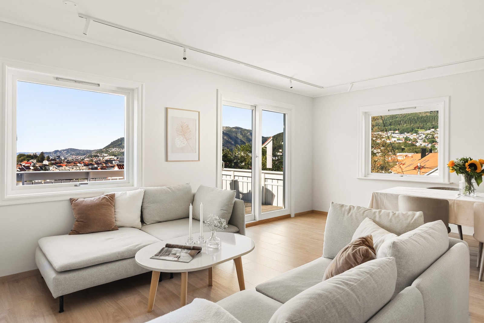 Rommets gode areal og utforming gjør det til en lek å innrede, og kan enkelt deles i ulike soner. Galleribilde