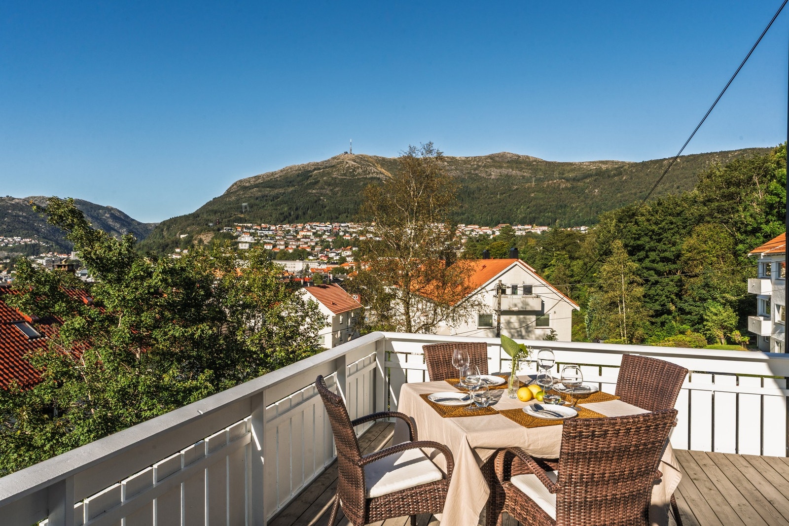 Denne fungerer som en forlengelse av stuen på varme sommerdager. Galleribilde