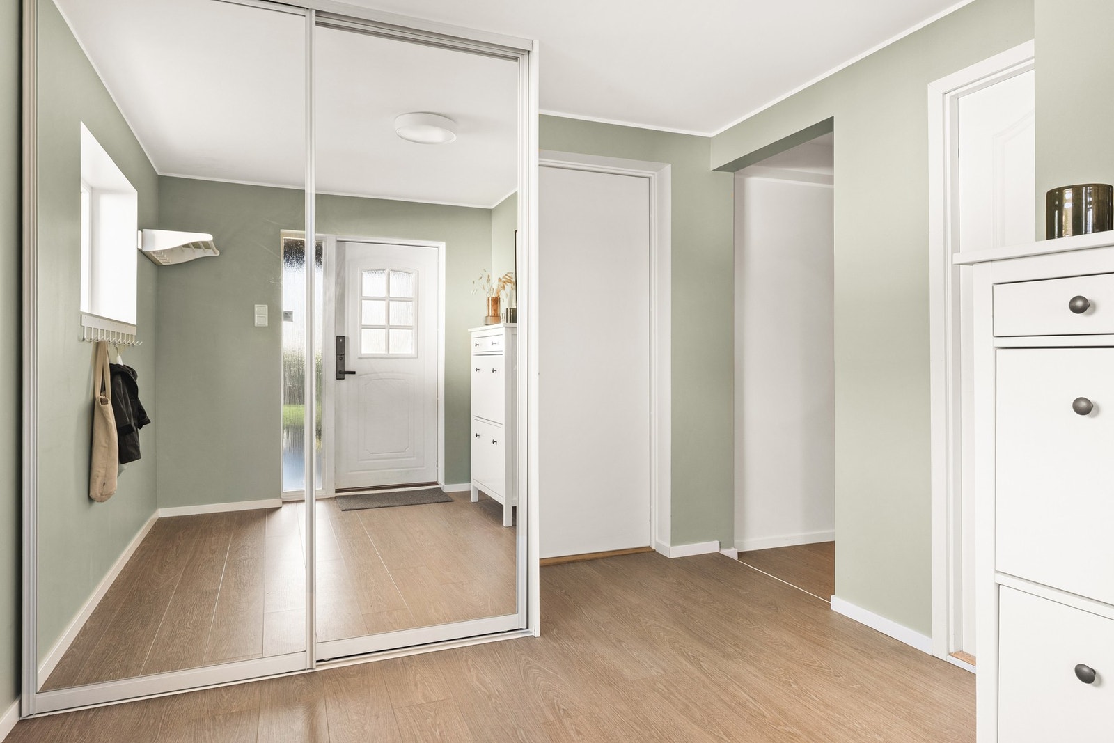 Alt i alt er dette et fint, men praktisk rom. Galleribilde