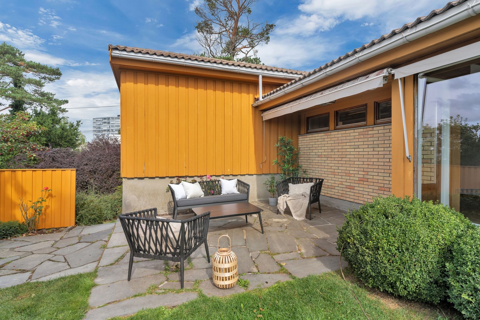 uteplass - enkel utgang fra stue Galleribilde