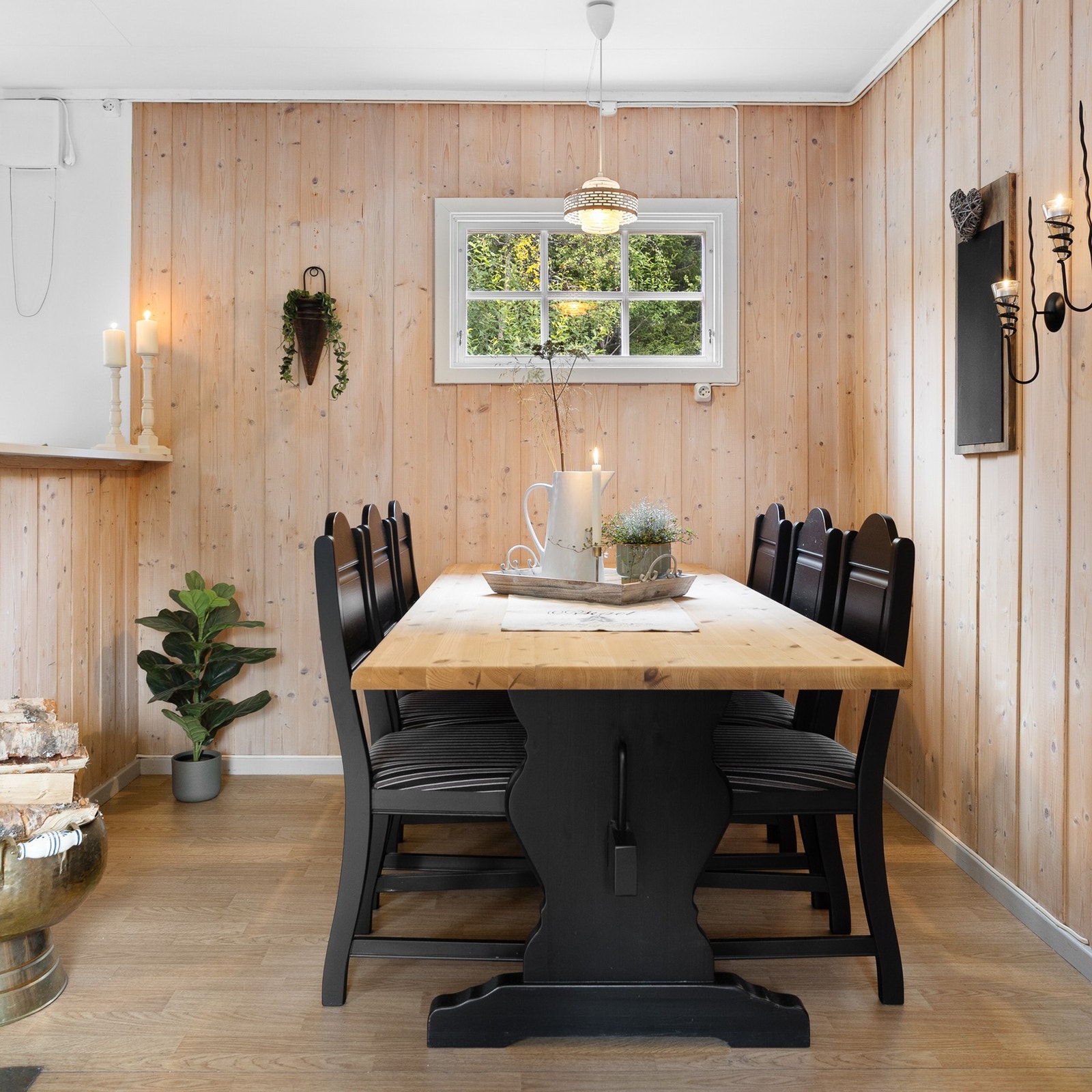 Hytta kan selges møblert etter avtale Galleribilde