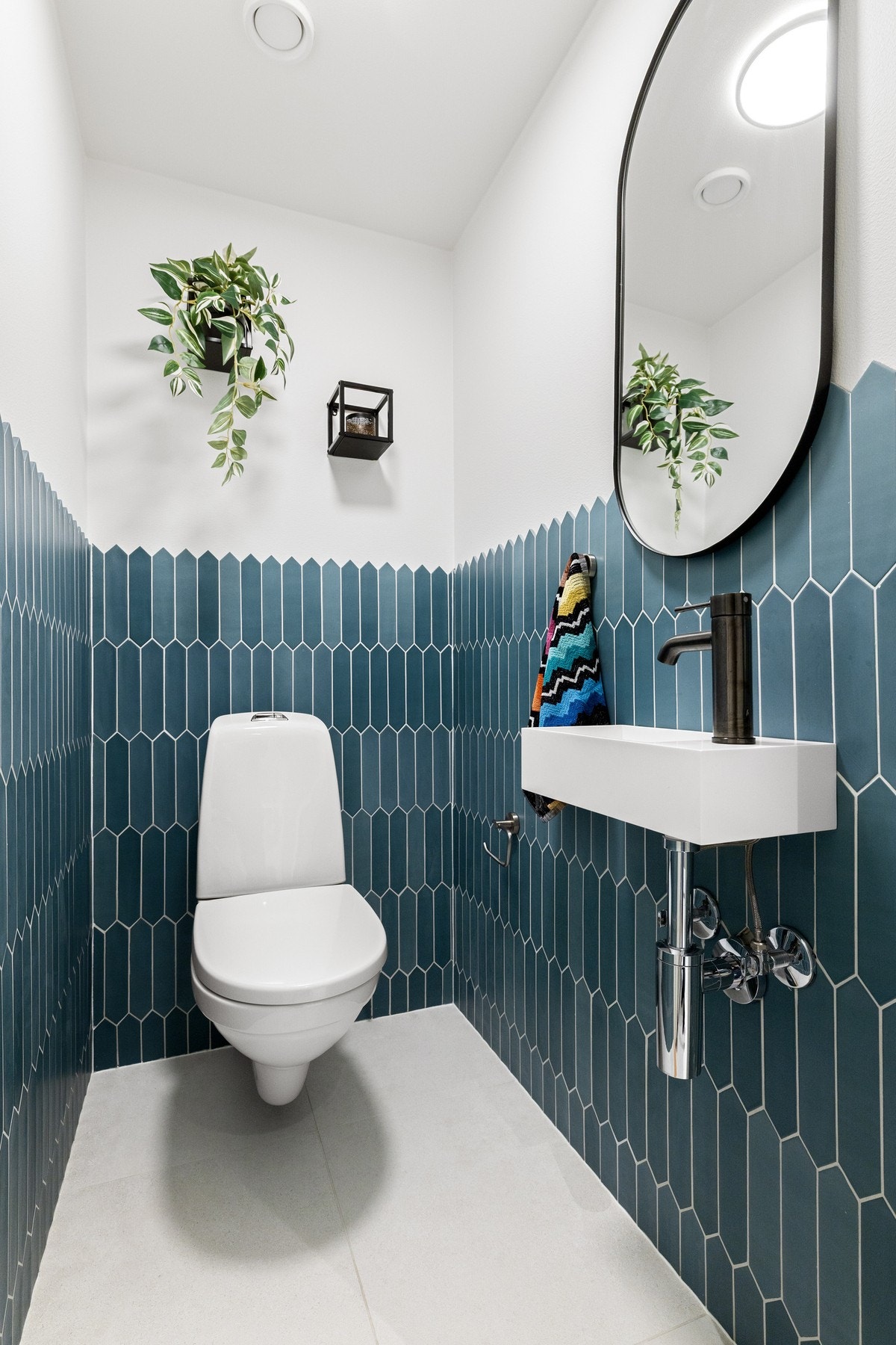 Lekkert separat wc som ble pusset opp med nye fliser og innredning i 2024. Galleribilde