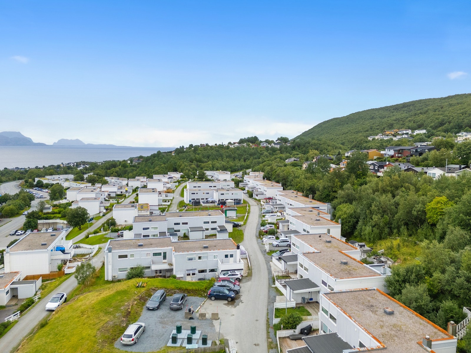For familier med barn er det kort vei til skole og barnehager. Galleribilde