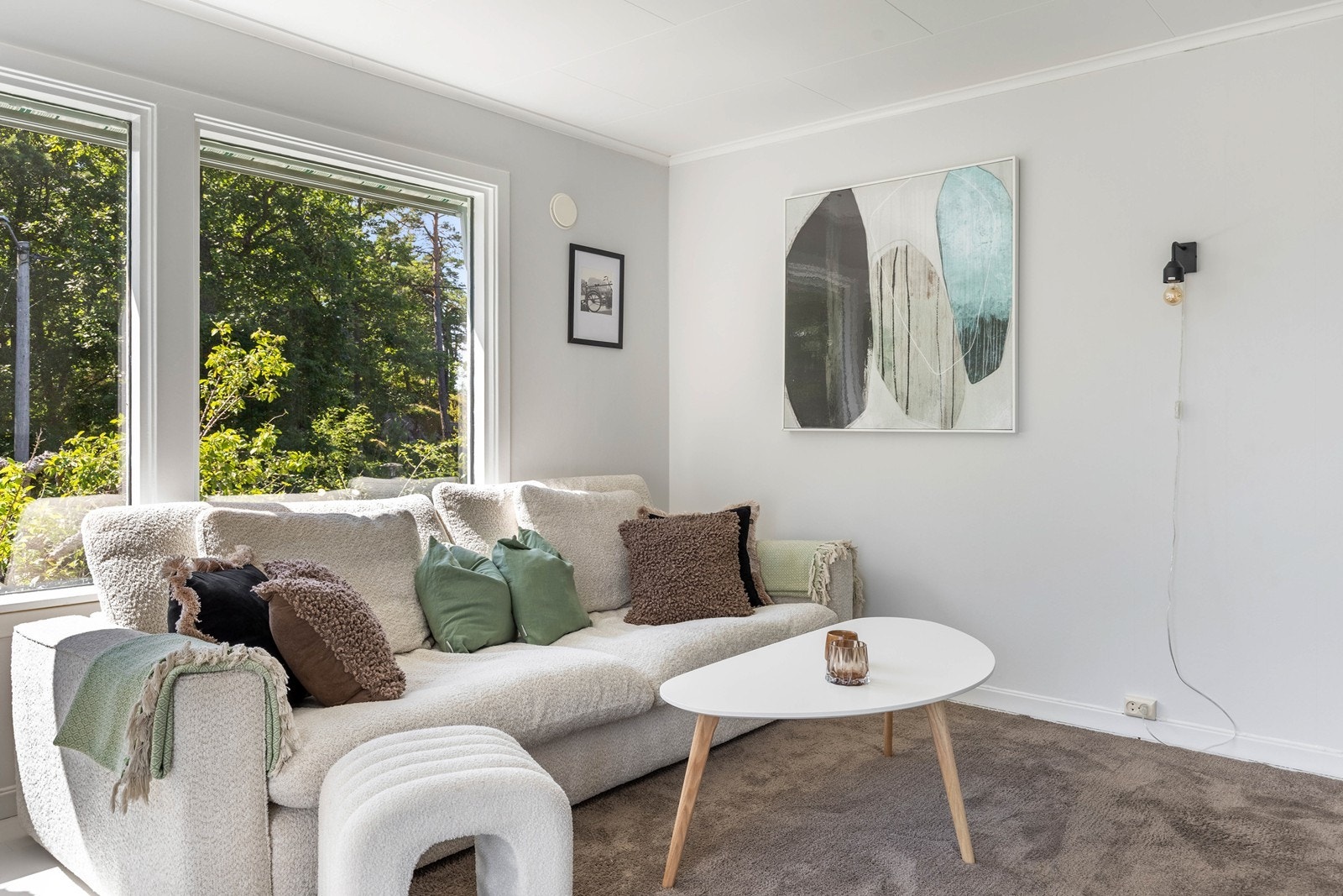 Stuen har gode møbleringsmuligheter. Galleribilde