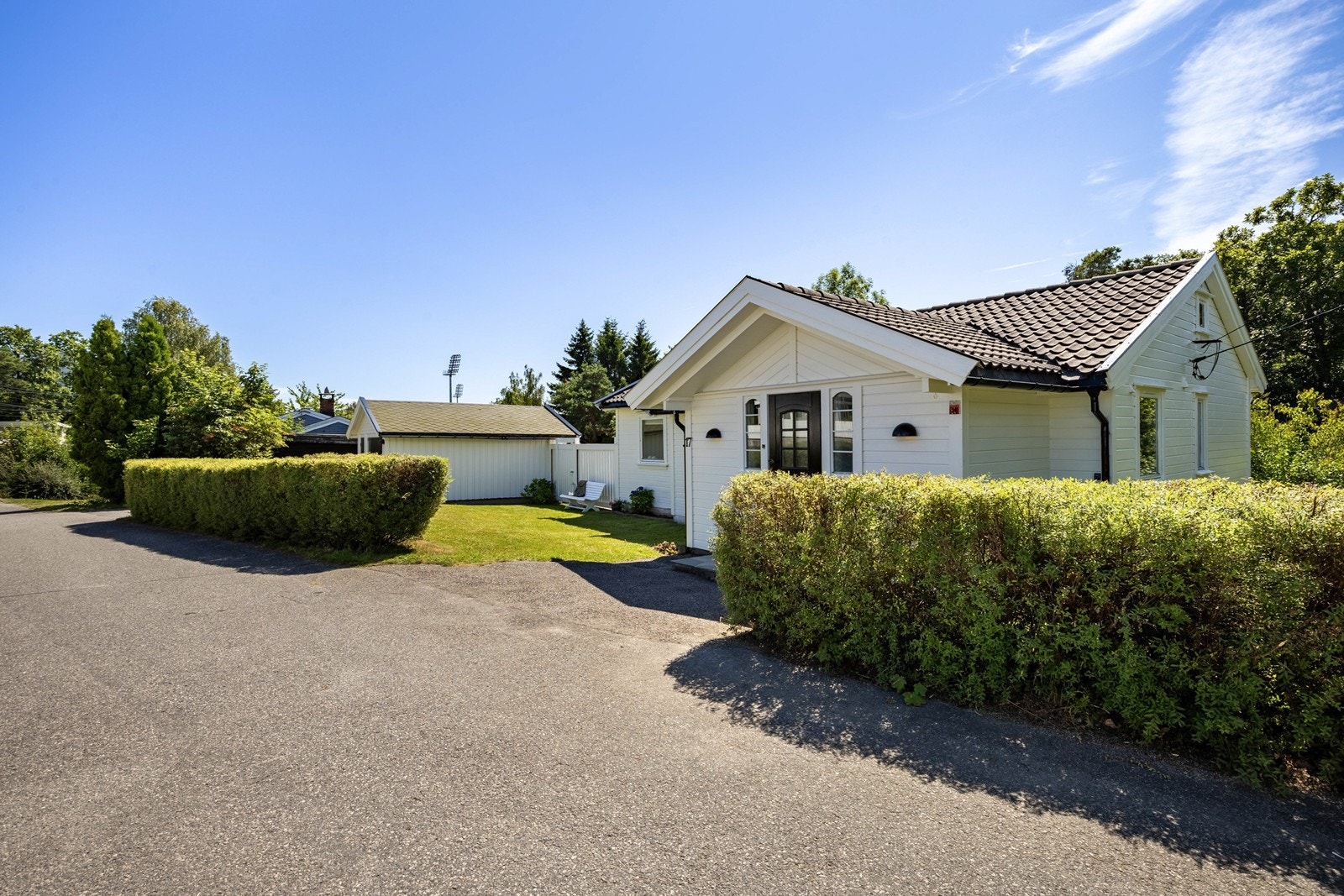 Veldig fin beliggenhet i et rolig og veletablert nabolag. Galleribilde