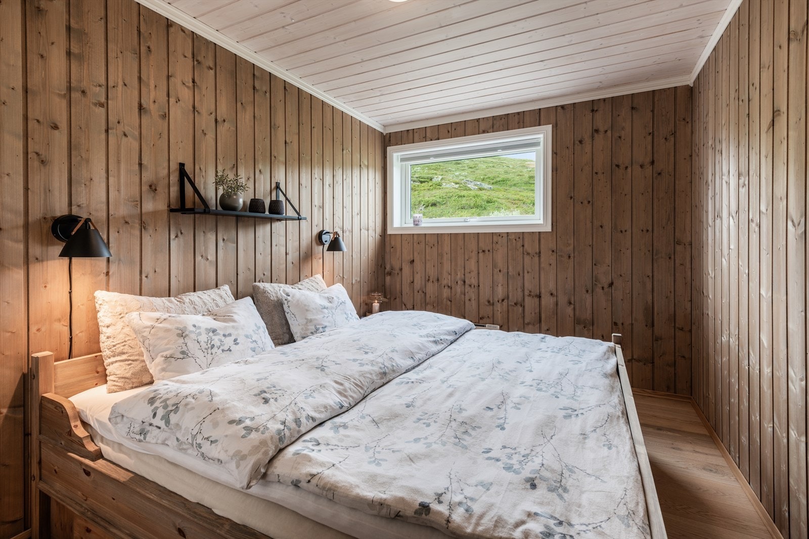 Hovedsoverom med god plass til dobbel seng. Galleribilde