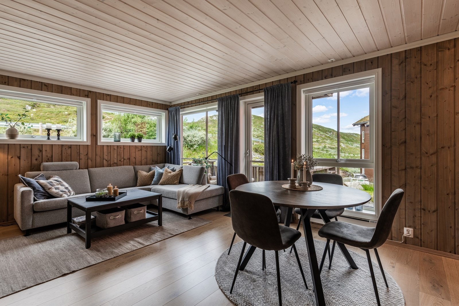 Leiligheten var innredet i 2020 og har gjennomgående god kvalitet på overflater. Galleribilde