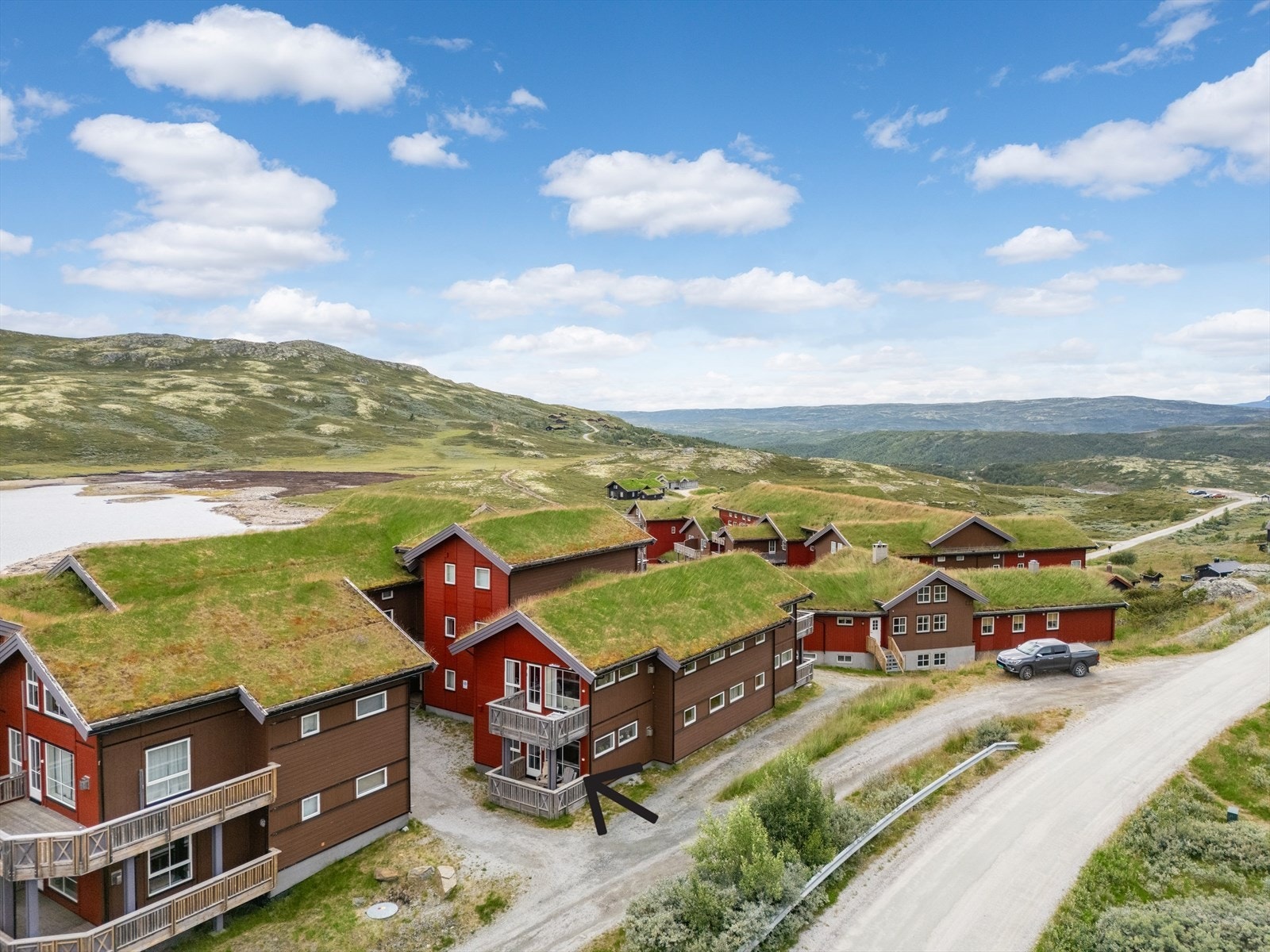 Med 3 sider "fri" får en virkelig hyttefølelsen i denne leiligheten uten måtte tenke på brøyting og beising av hytten. Galleribilde