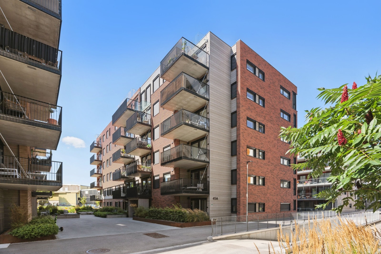 Fasaden fra hovedveien Galleribilde