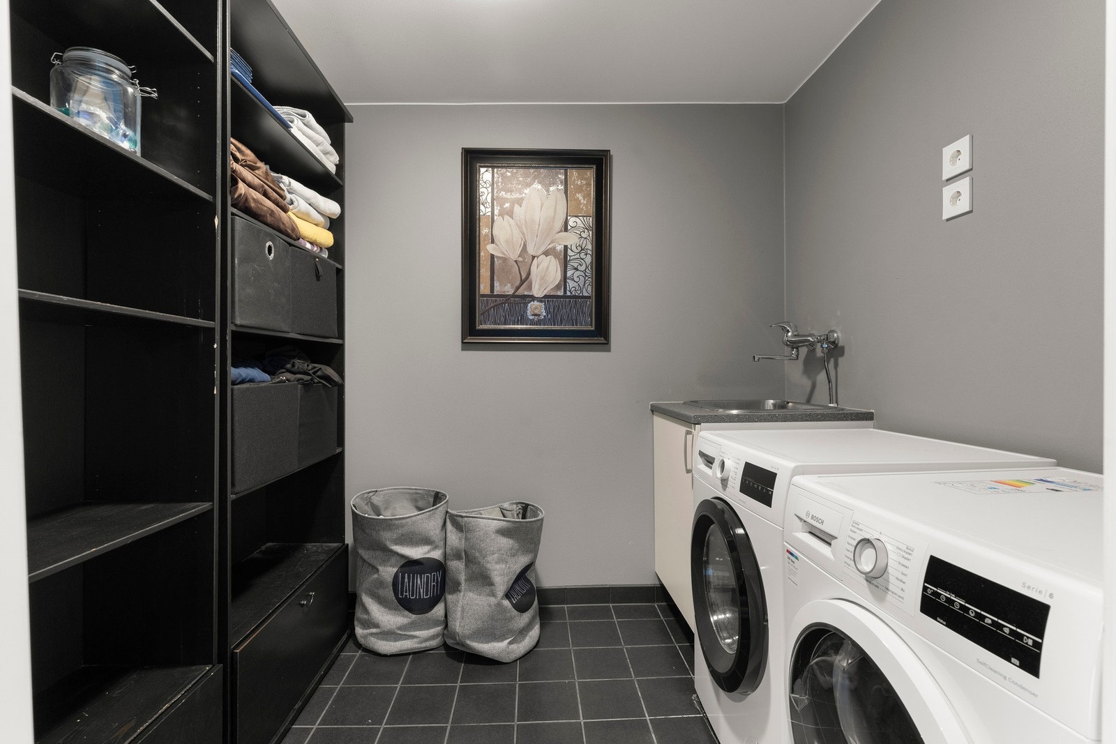 Vaskerom ligger også praktisk til i 2 etasje med soverommene. Galleribilde