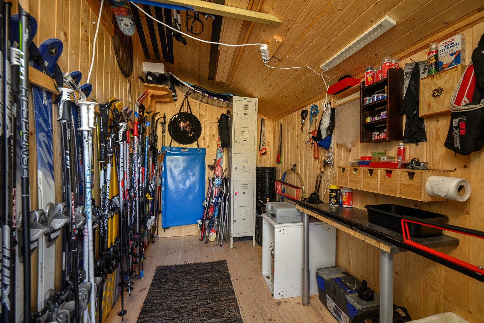 Isolert utebod. Galleribilde