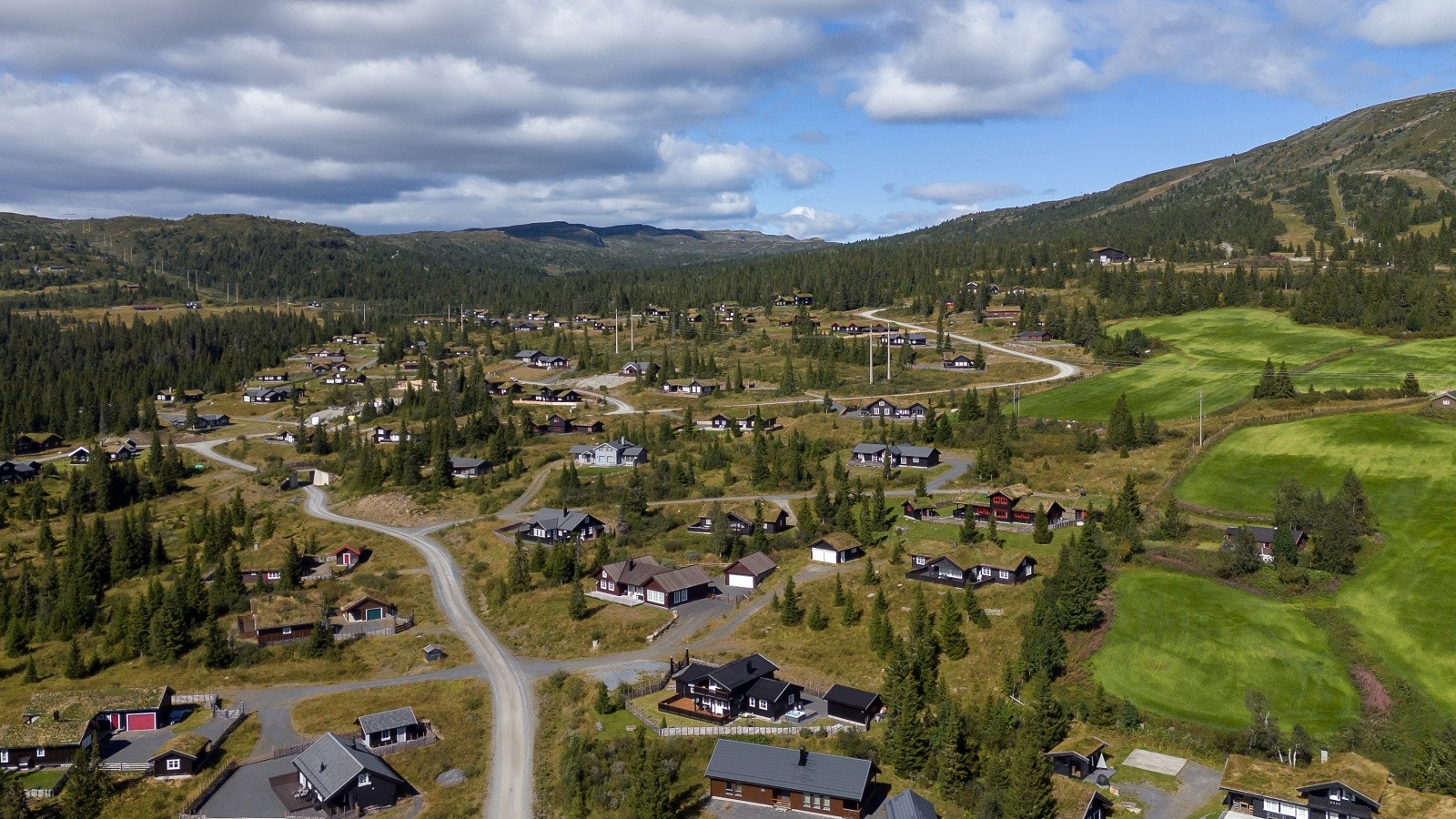 Golfbanen er nordens høyest beliggende 18-hulls golfbane, på hele 860 meter over havet. Galleribilde