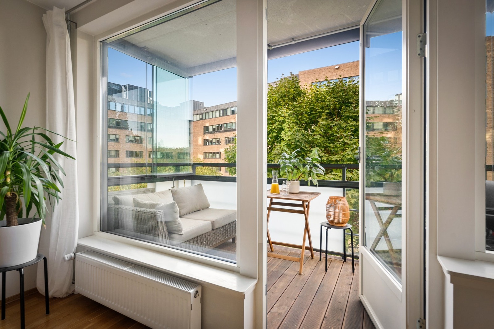 Utgang fra stue til balkong på 6 m2. Galleribilde