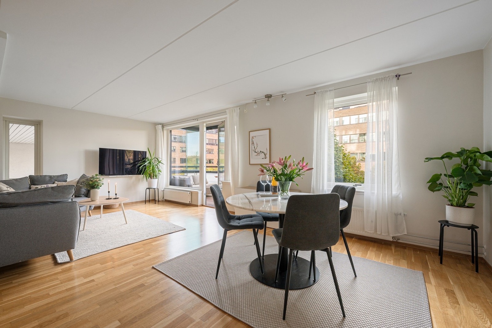 Velkommen til Messepromenaden 8, presentert av Nicolay Ulvin og Jacob Lugg v/EIE Skøyen og Ullern Galleribilde