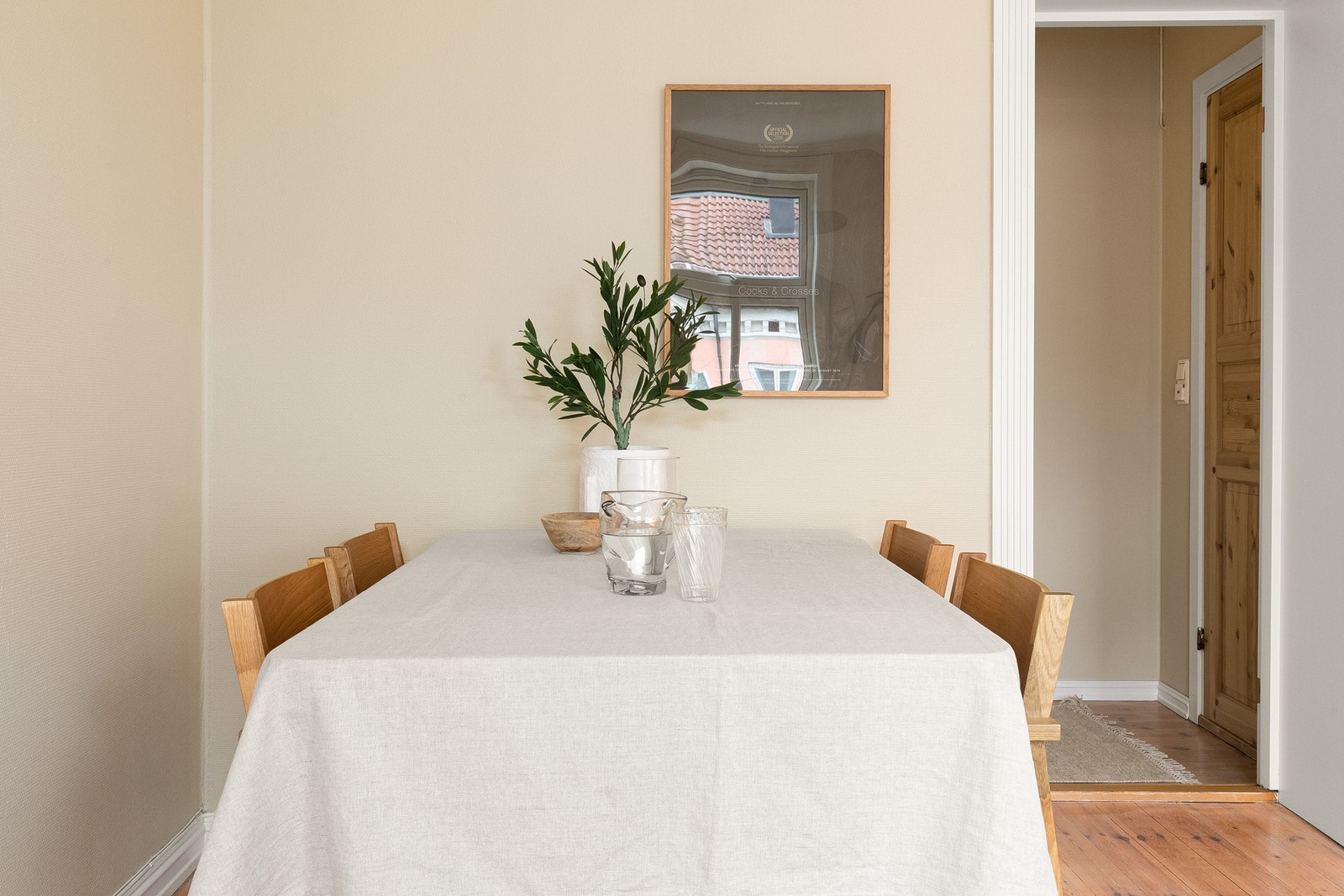 I stuen er det plass til en flott spisestue. Galleribilde