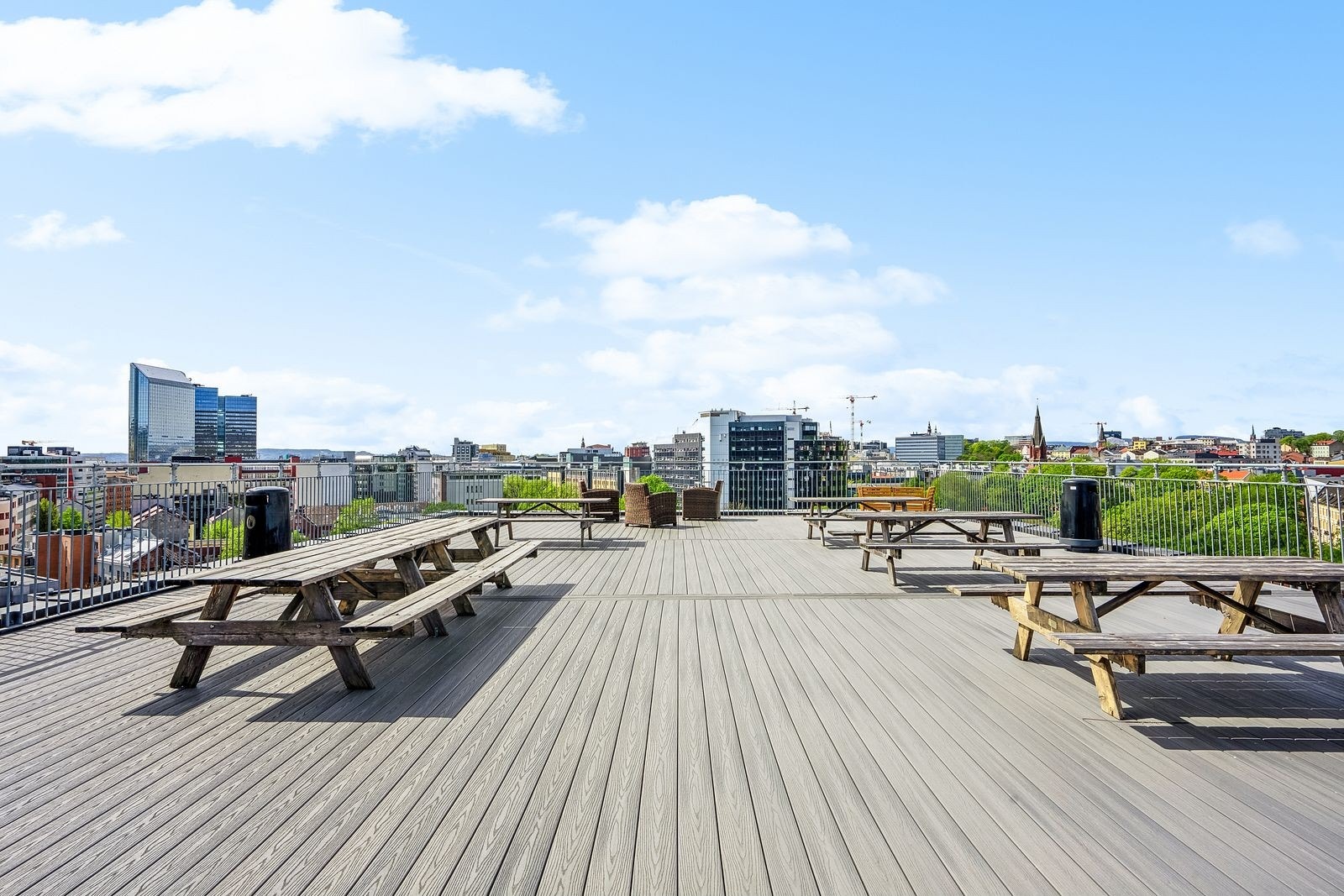 Stor solrik felles takterrasse Galleribilde