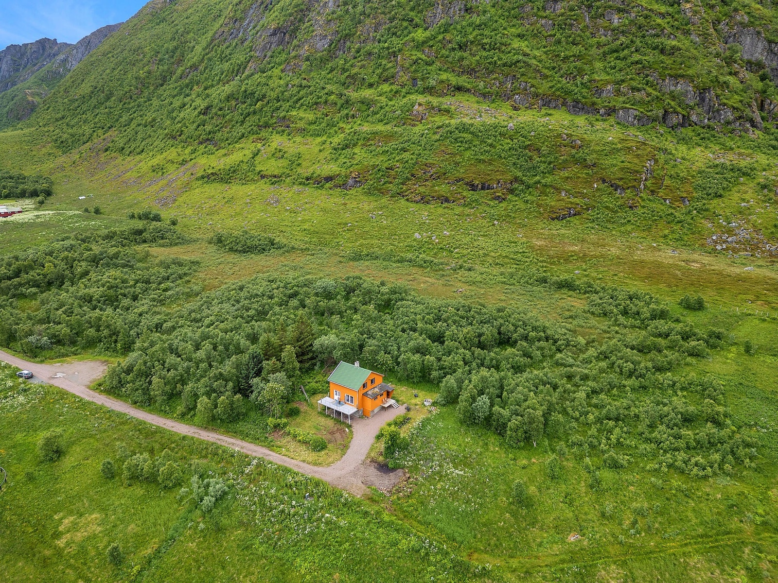 Eiendommen sett fra lufta Galleribilde