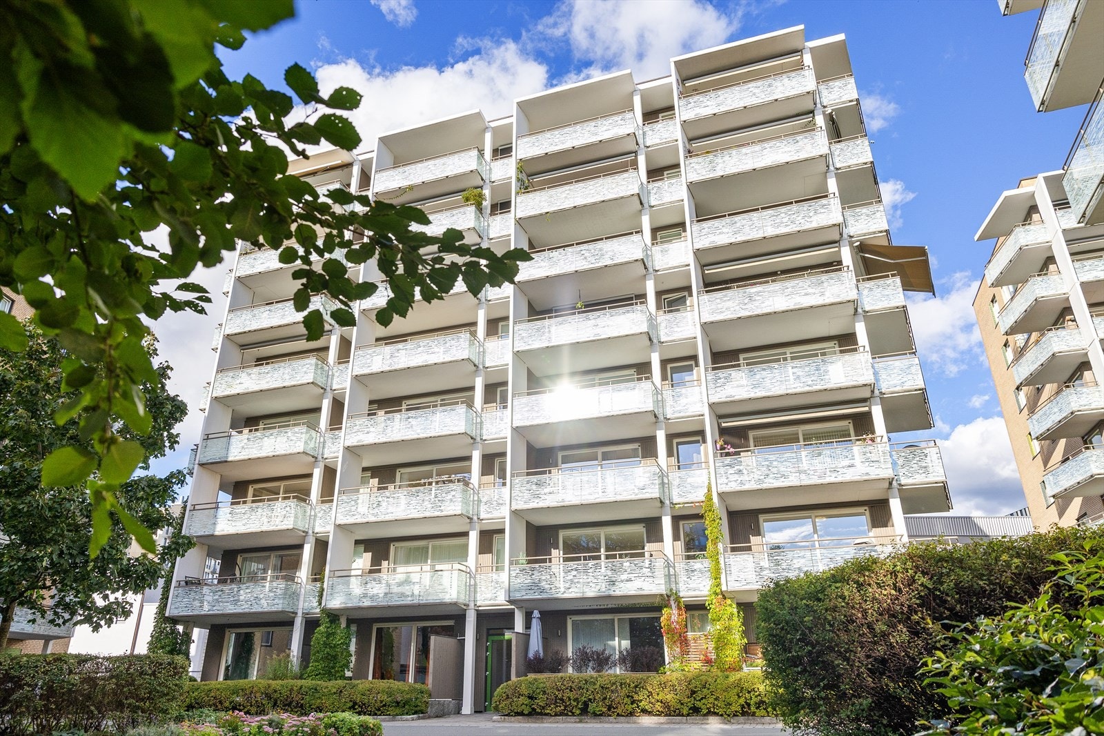 Leiligheten ligger høyt i bygget, i 6. etasje, med god utsikt og lysinnslipp. Galleribilde