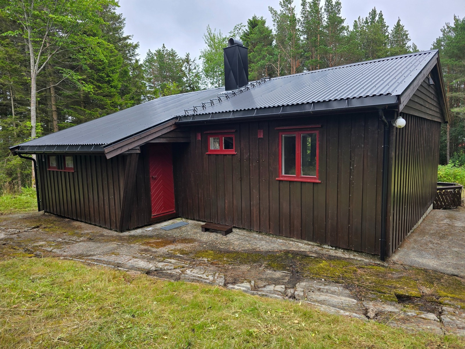 Koselig hytte med usjenert beliggenhet på Sandblåst i Hustadvika kommune Galleribilde