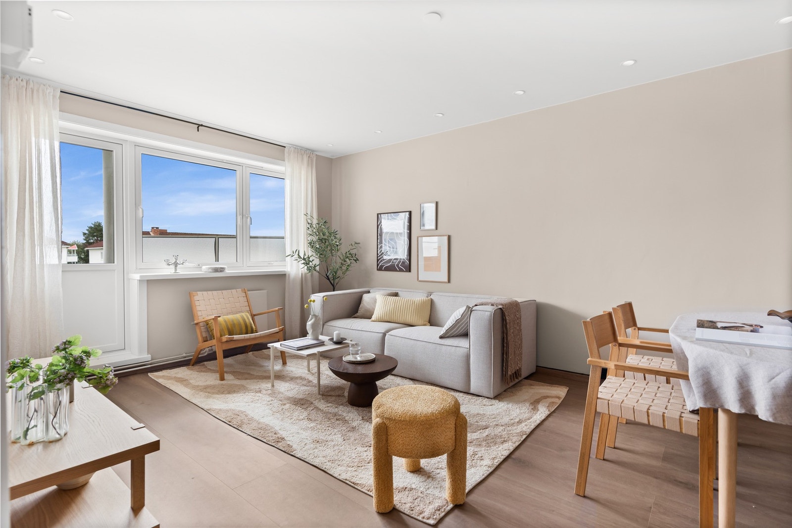 Velkommen til Haakon Tveters vei 50 presentert av daglig leder og eiendomsmegler Petter Eia Haavi! Galleribilde