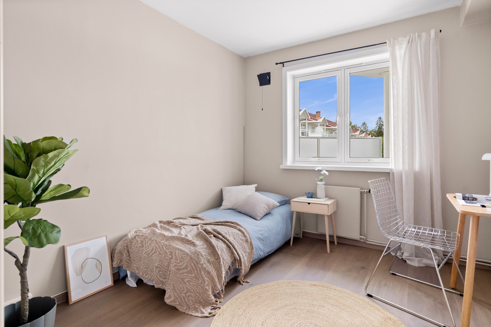 Rommet er perfekt som et barnerom, gjesterom eller hjemmekontor Galleribilde