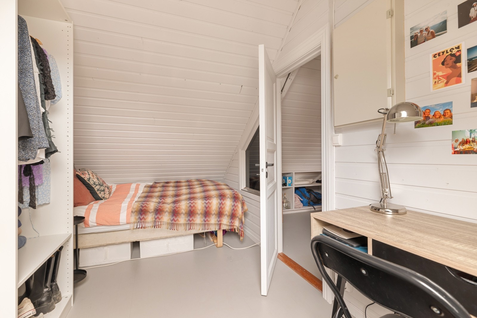 Soverommene på loft fremstår lunt og trivelig. Galleribilde