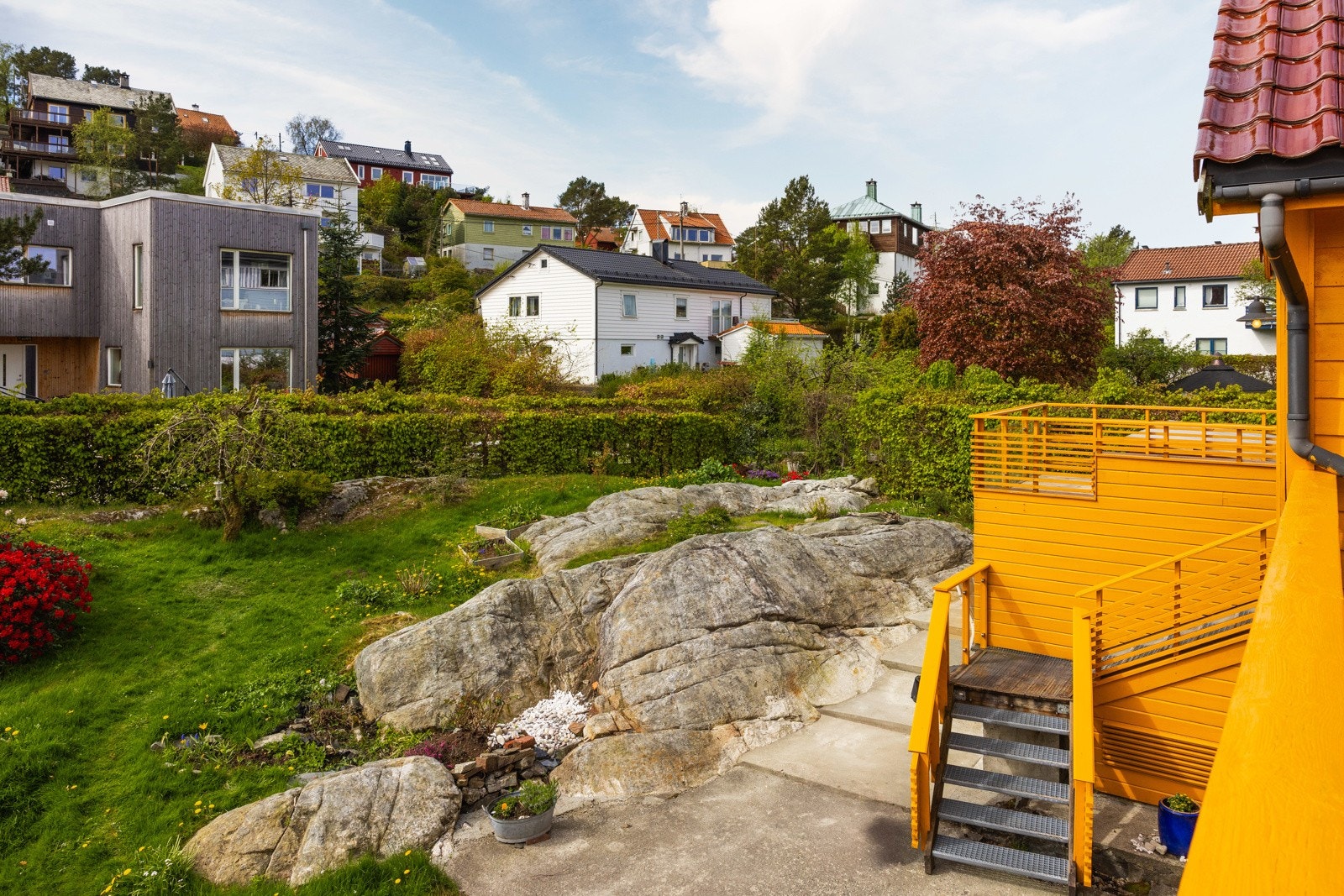 Praktisk oppgang fra underetasjen til terrassen. Galleribilde