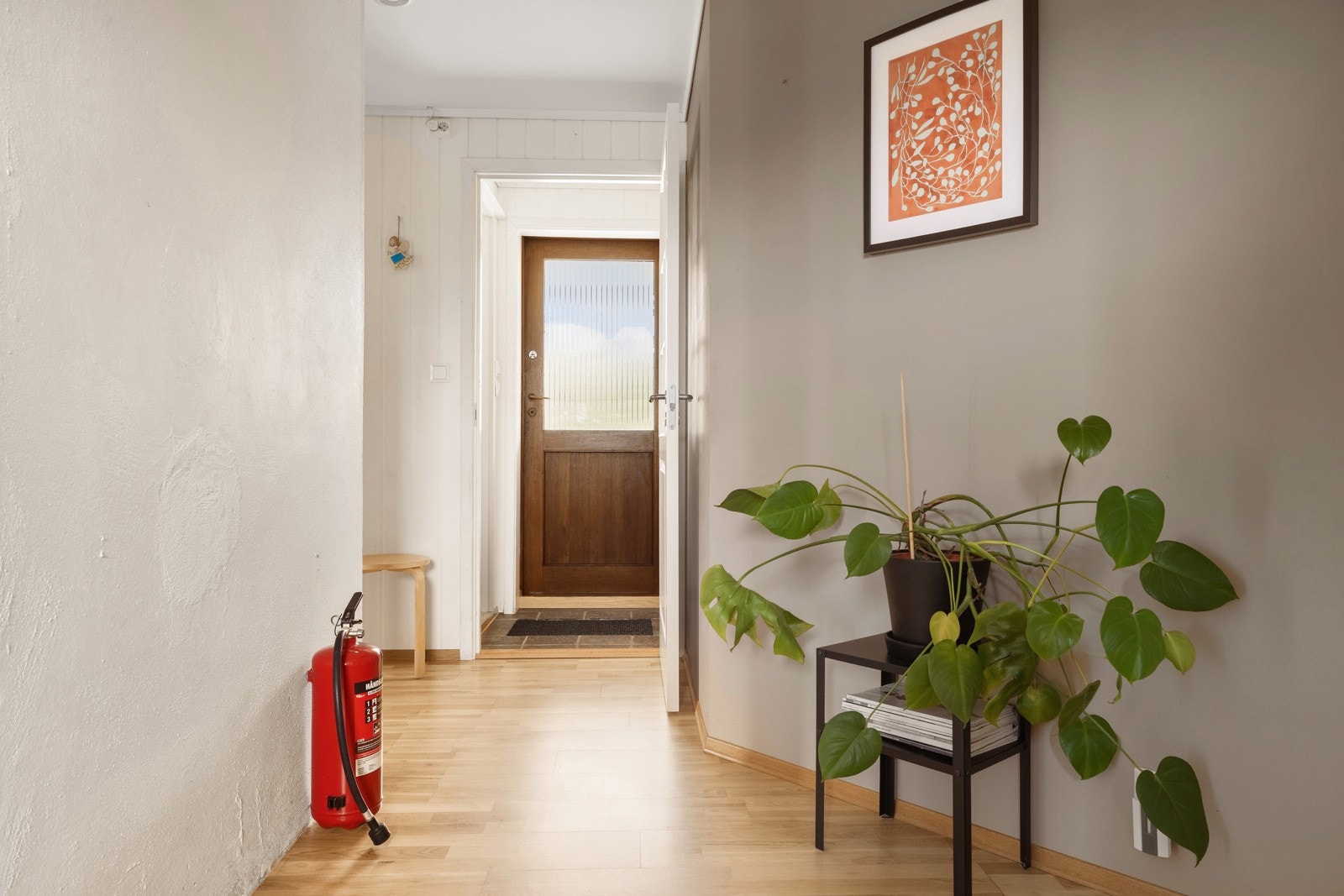 Underetasjen byr på praktiske løsninger og gode muligheter for både familie,gjester eller utleie. Galleribilde