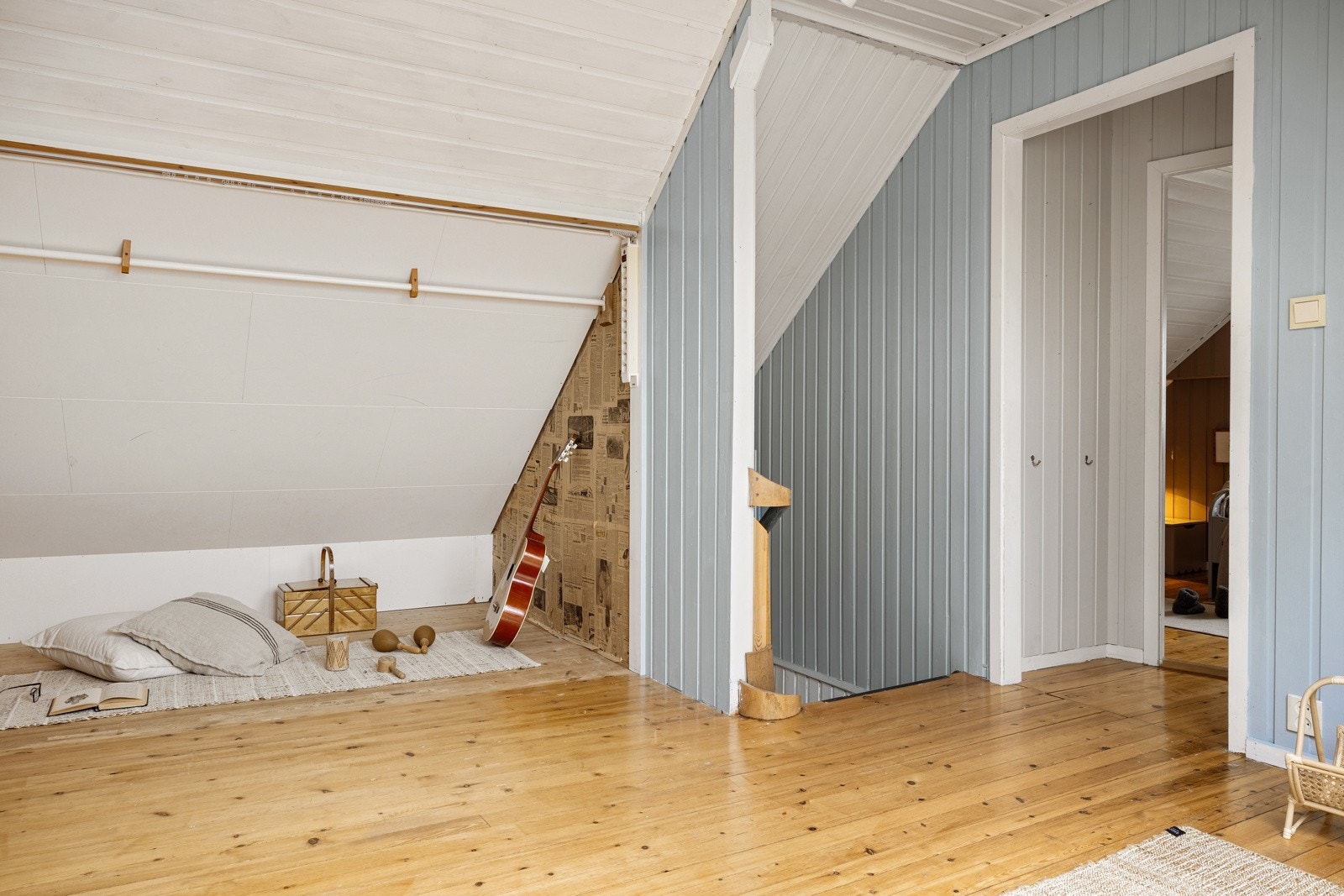 Loftstuen på 14,7 kvm gir fleksible innredningsmuligheter. Galleribilde