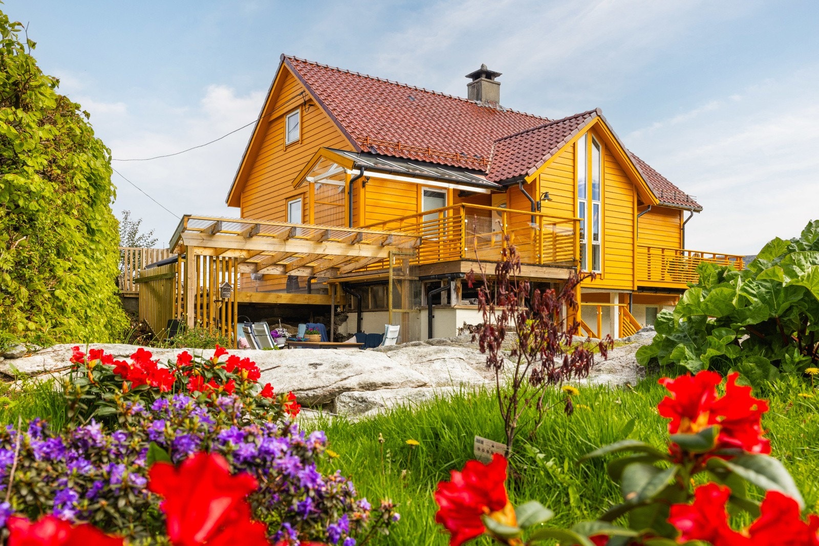 Eidsvågveien 50 presenteres av EIE Eiendomsmegling v/ Eivind Kalve og Nicolay Brusegard. Galleribilde