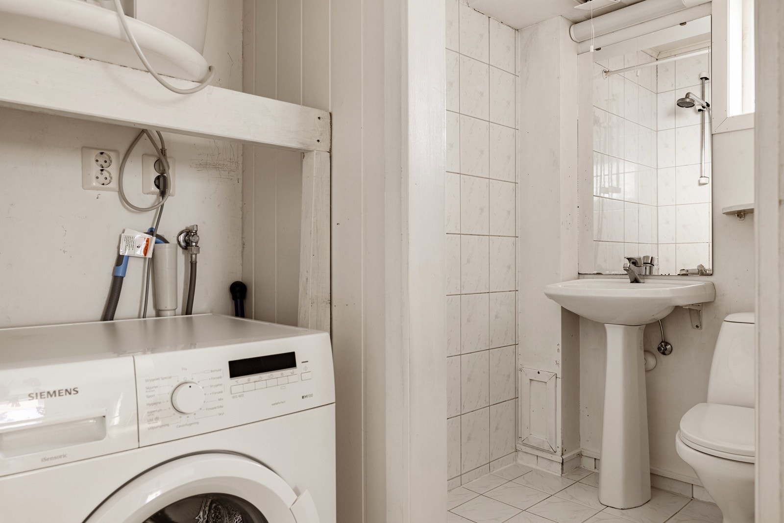 Funksjonelt vaskerom tilhørende utleiedel. Galleribilde