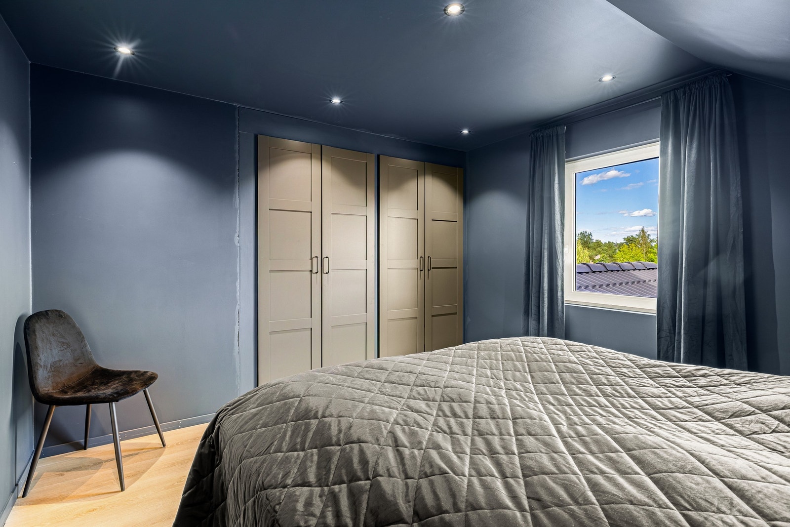 Innebygget garderobe. Galleribilde