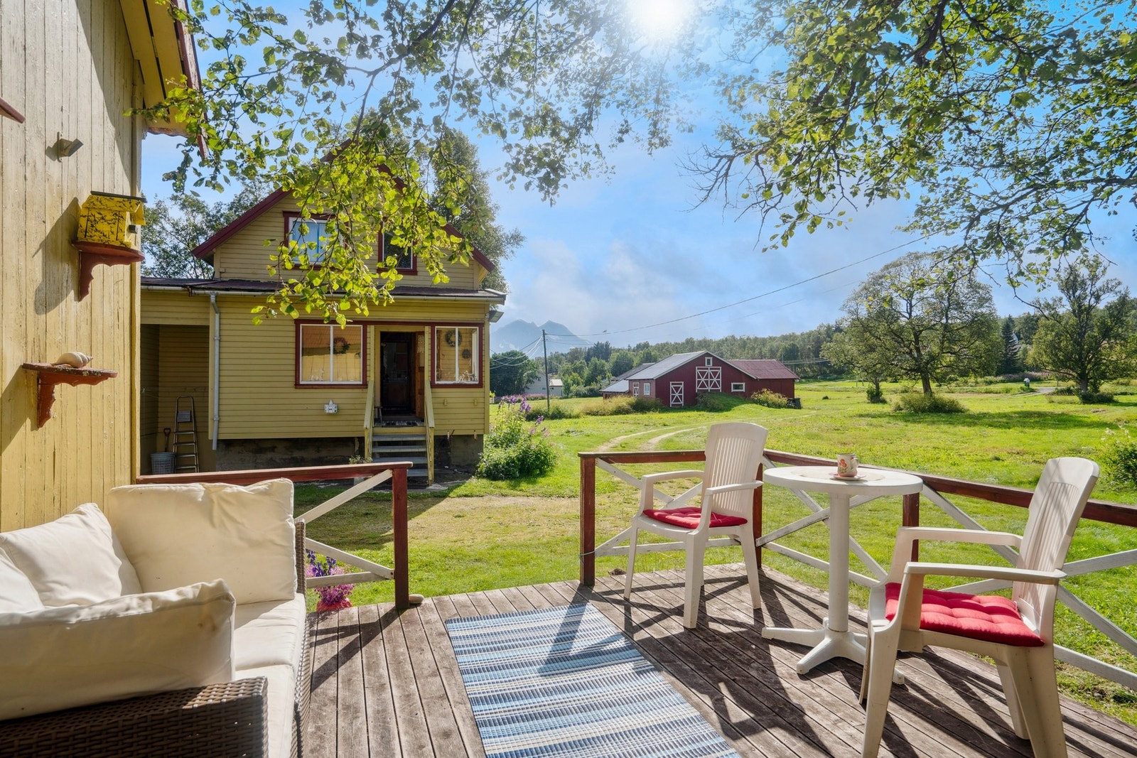 Platting utenfor uthuset Galleribilde