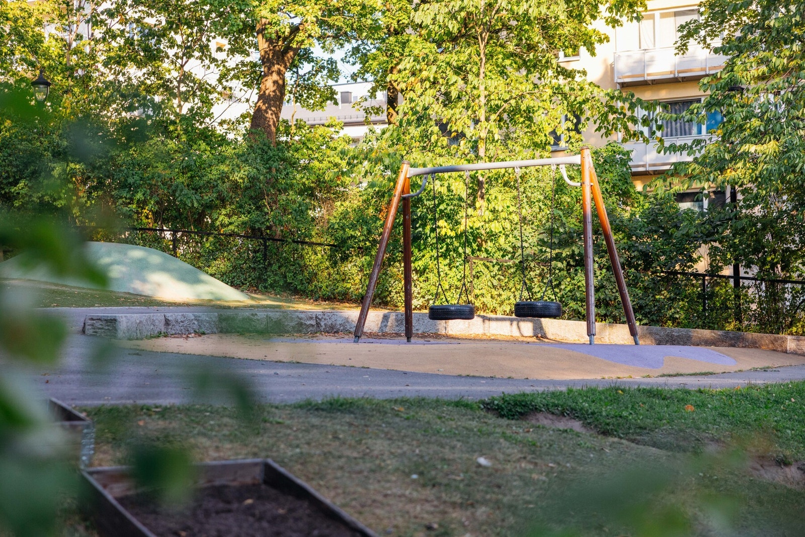 Lekeplass, kollektivtransport og dagligvare i umiddelbar nærhet Galleribilde