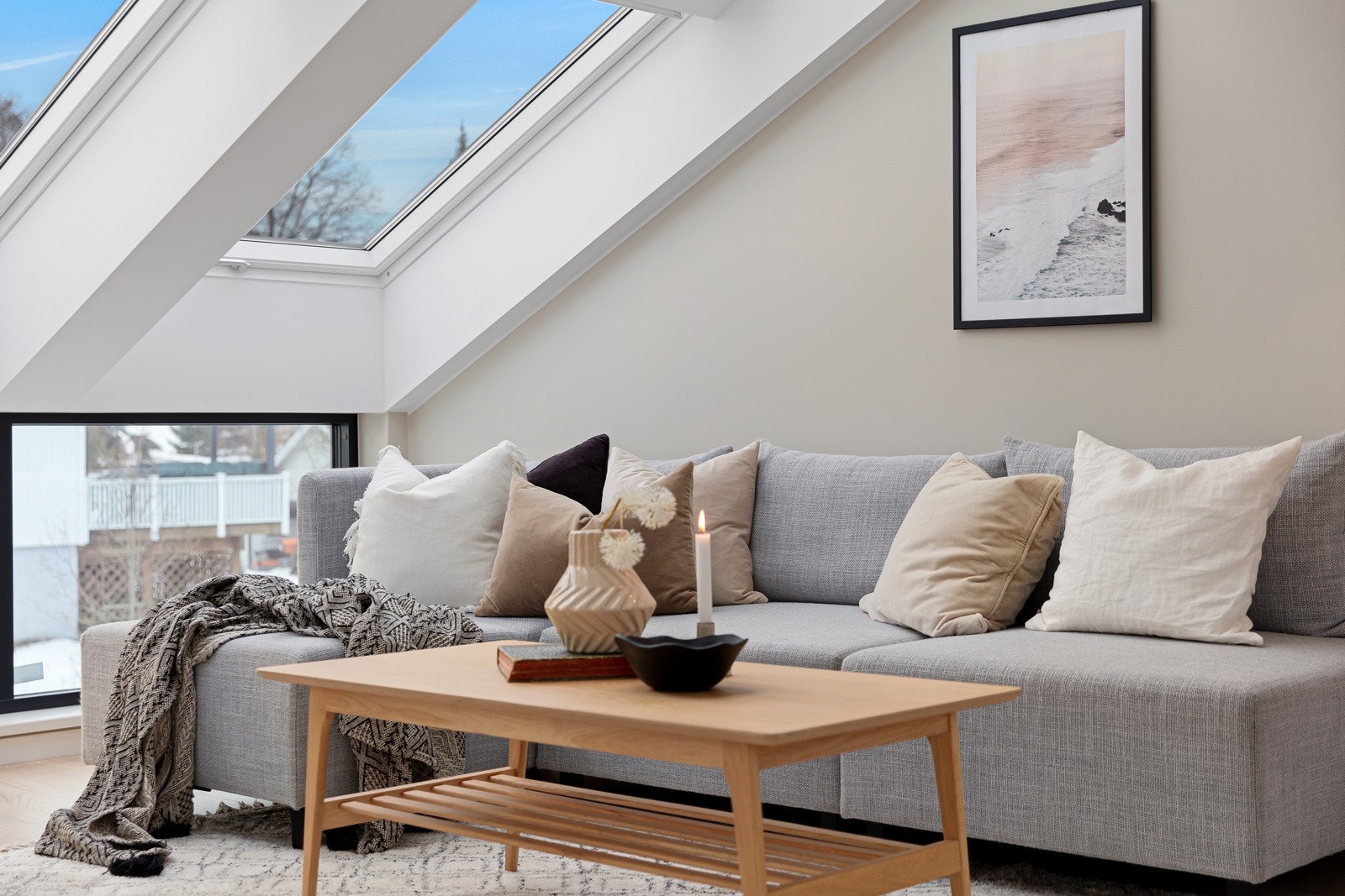 Innredet i moderne og tidsriktige farger. Galleribilde