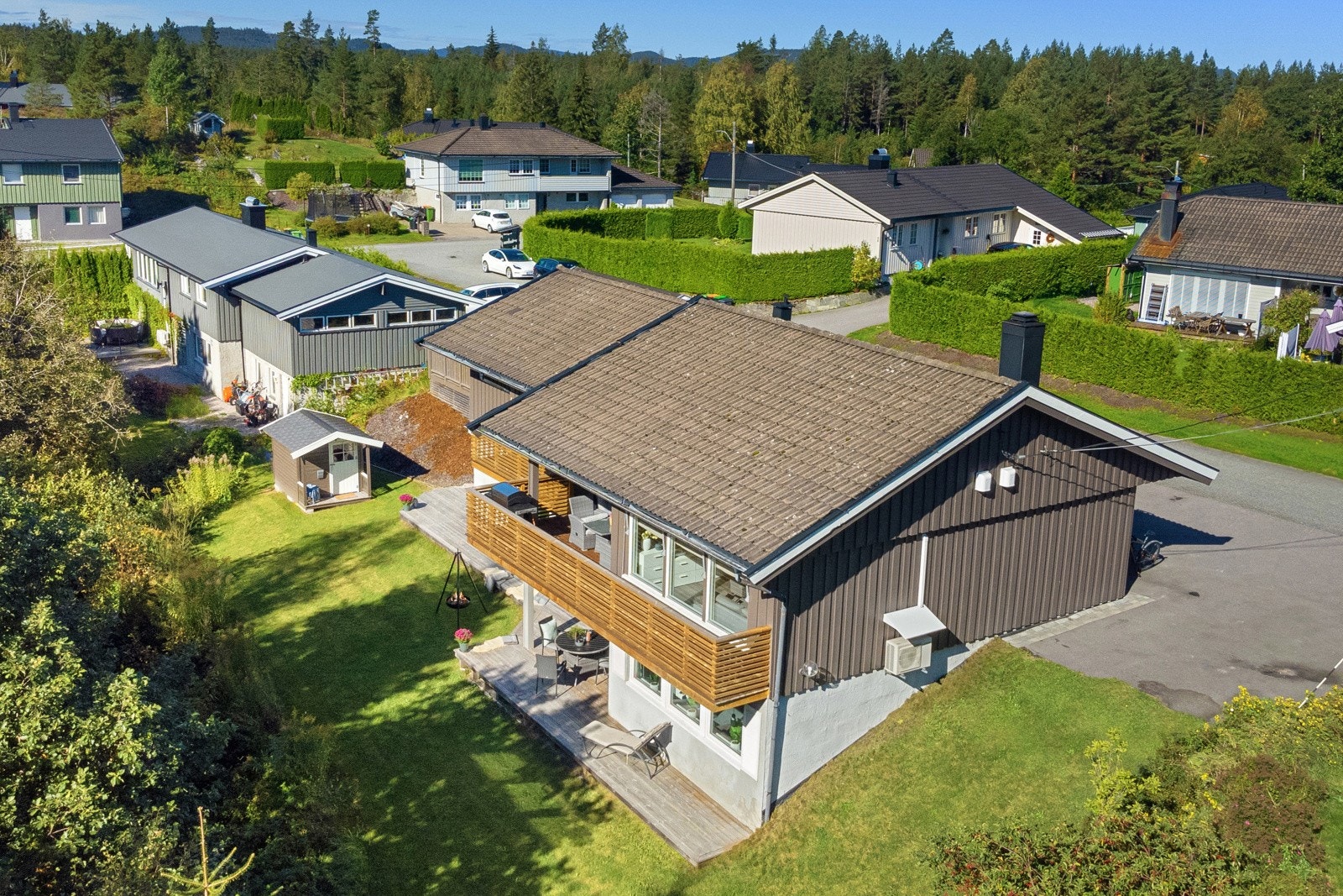 Barnevennlig, solrikt og rolig område. Galleribilde