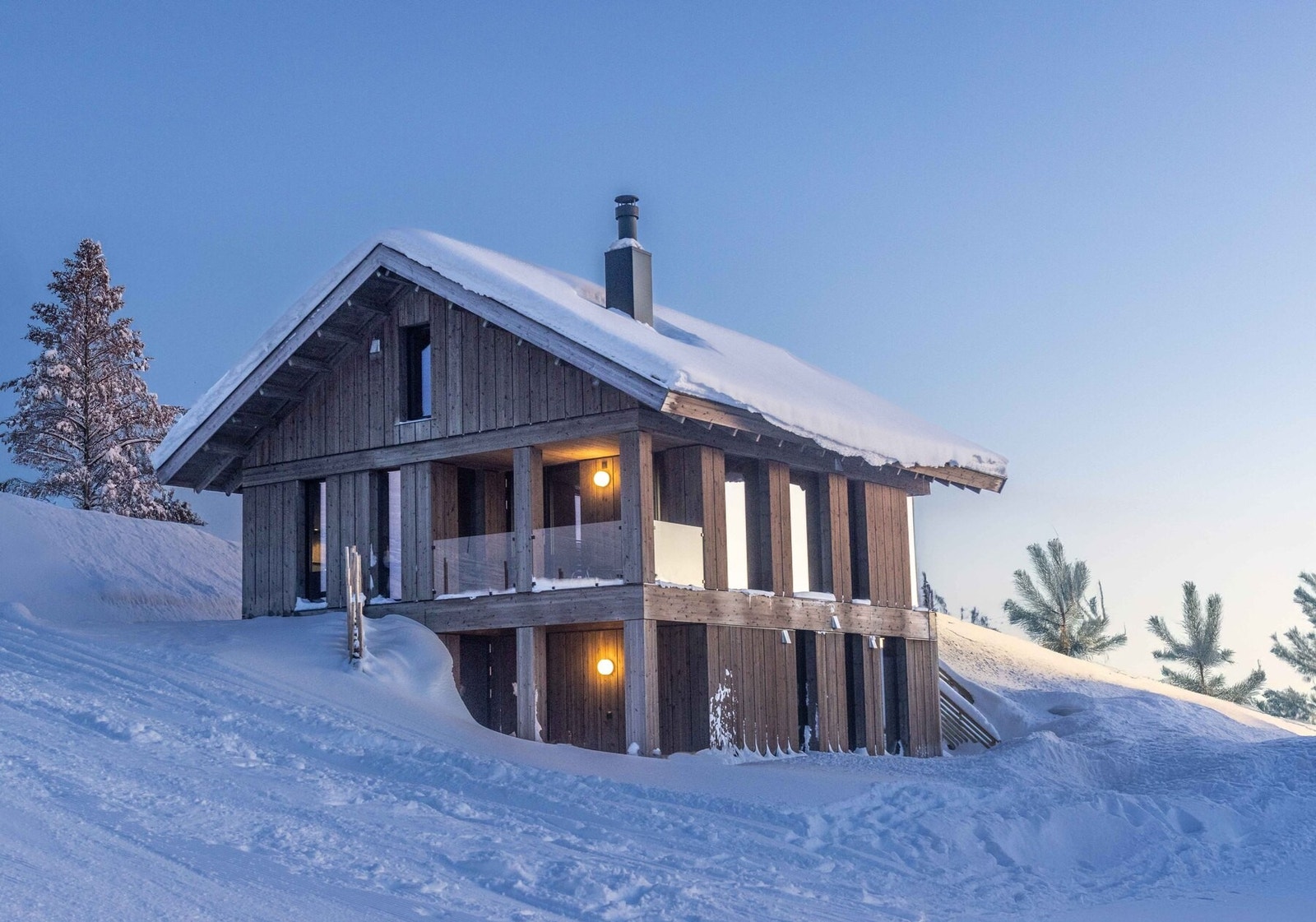 Vy sokkelhytter er skapt for å gjøre skrånende terreng til en stor fordel. Foto fra en oppsatt Vy14 sokkelhytte. Galleribilde