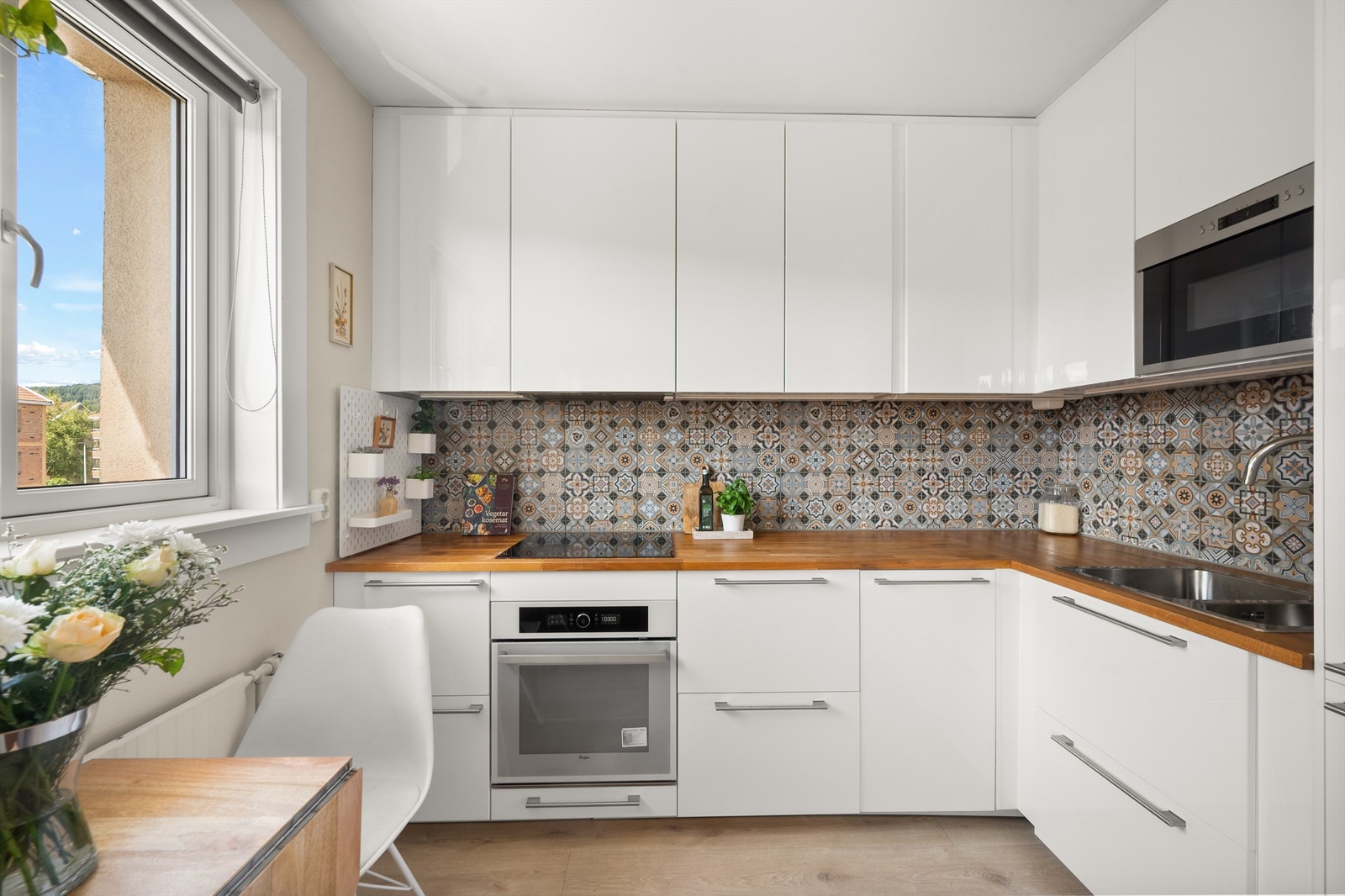 Stilrent IKEA-kjøkken fra 2019. Galleribilde