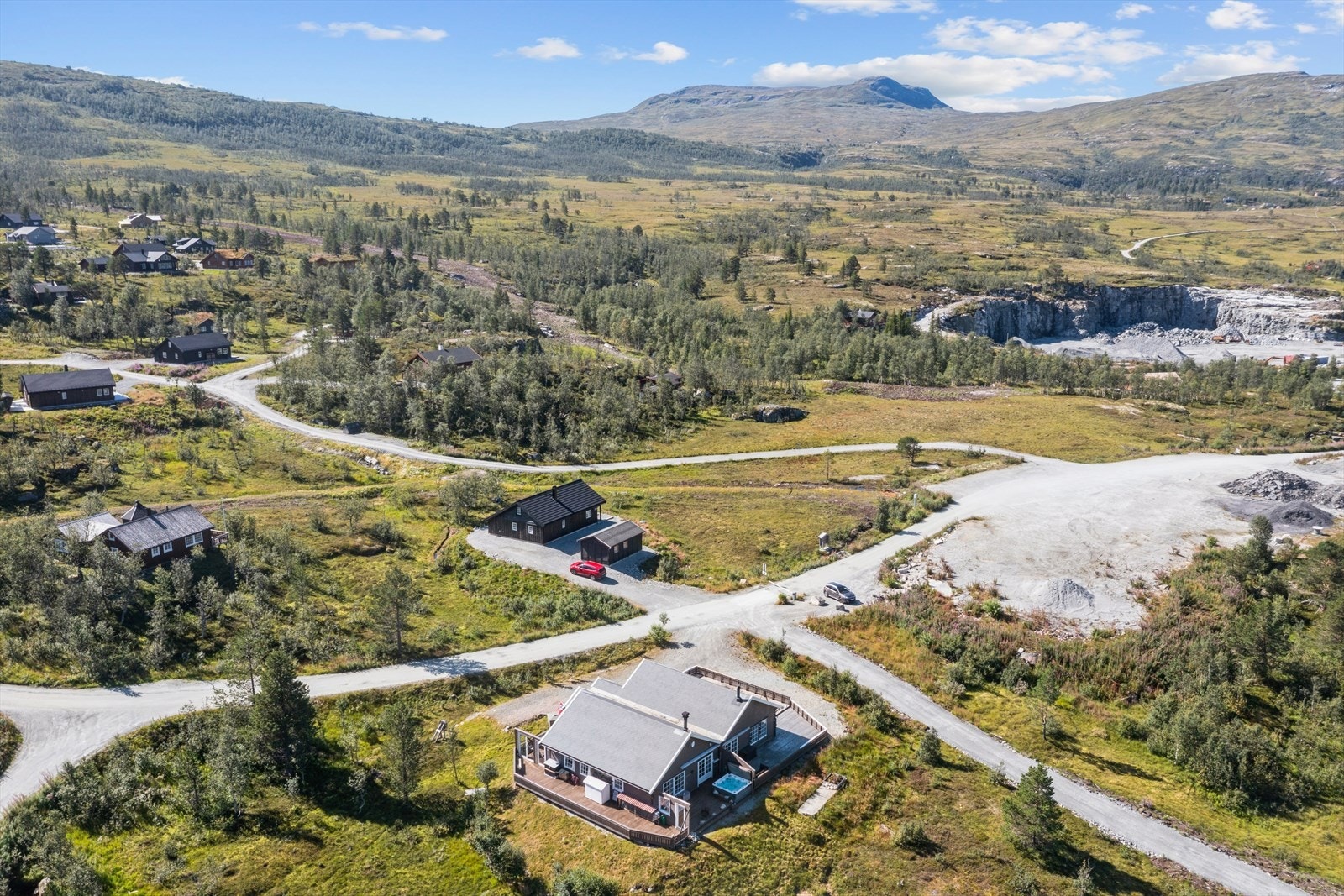 Stor parkeringsplass like ved. Galleribilde