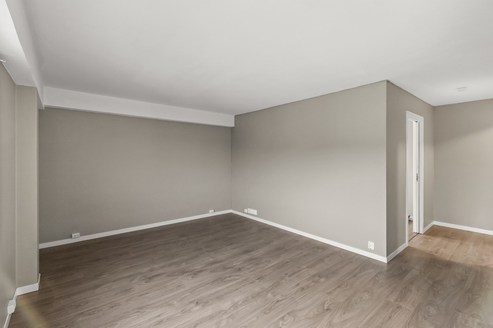 Plass til både sittestue og et lite spiseområde Galleribilde