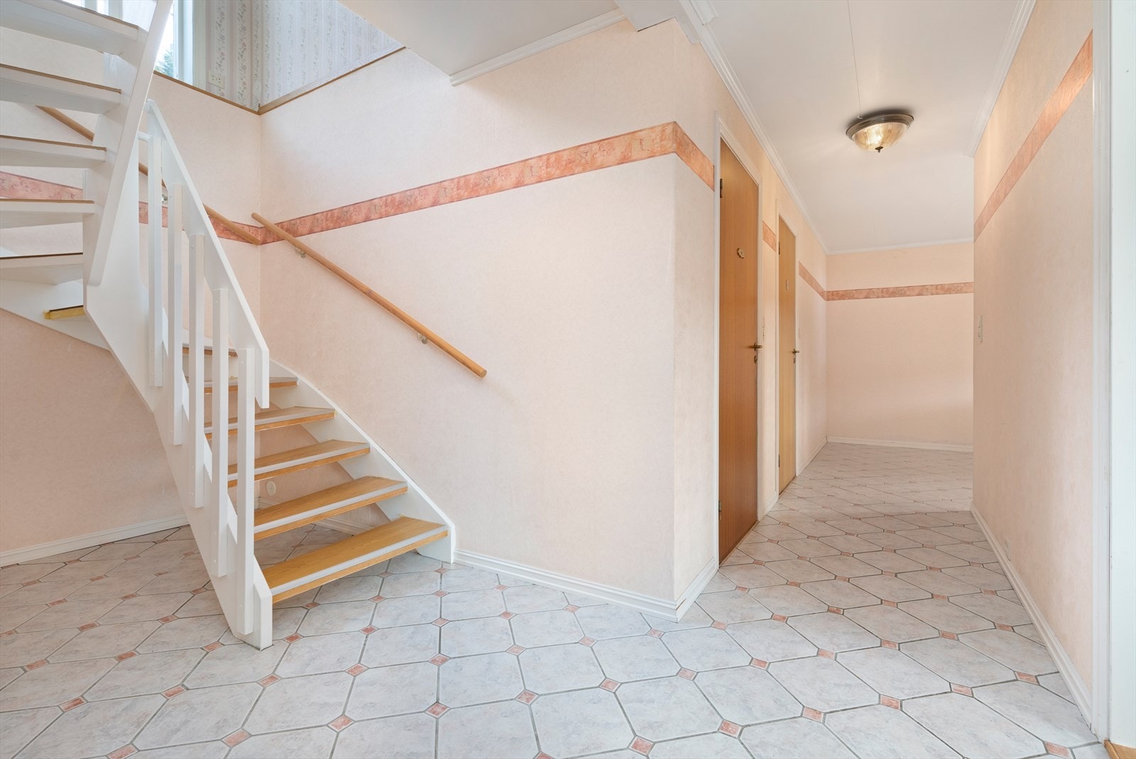 Gang underetasje Galleribilde