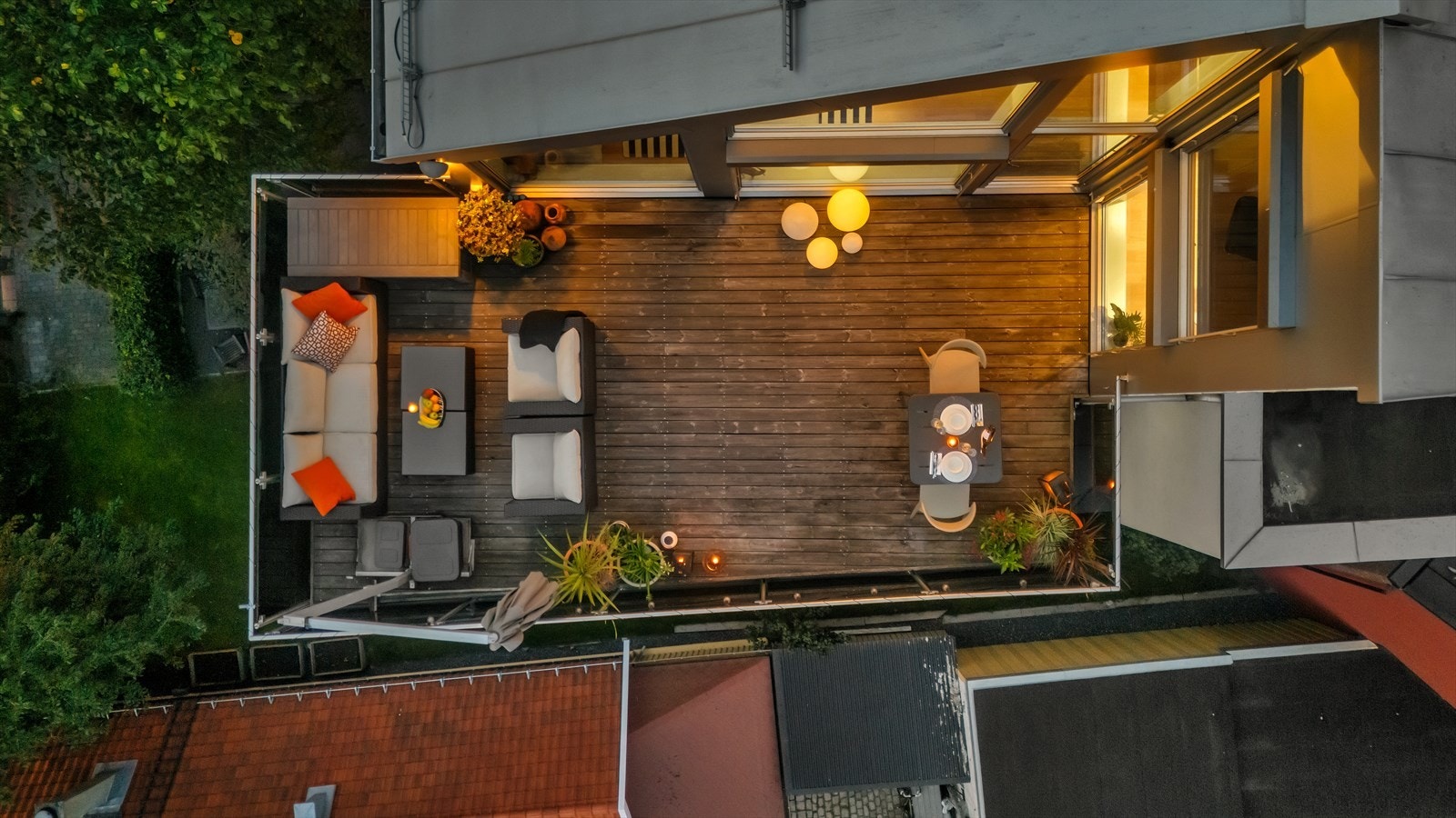 Den private takterrassen er på hele 27 kvm og byr på gode sol- og utsiktsforhold. Galleribilde