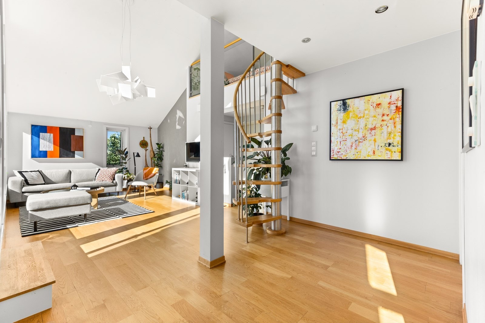 Det er vannbåren varme via gulvvarme i alle rom Galleribilde