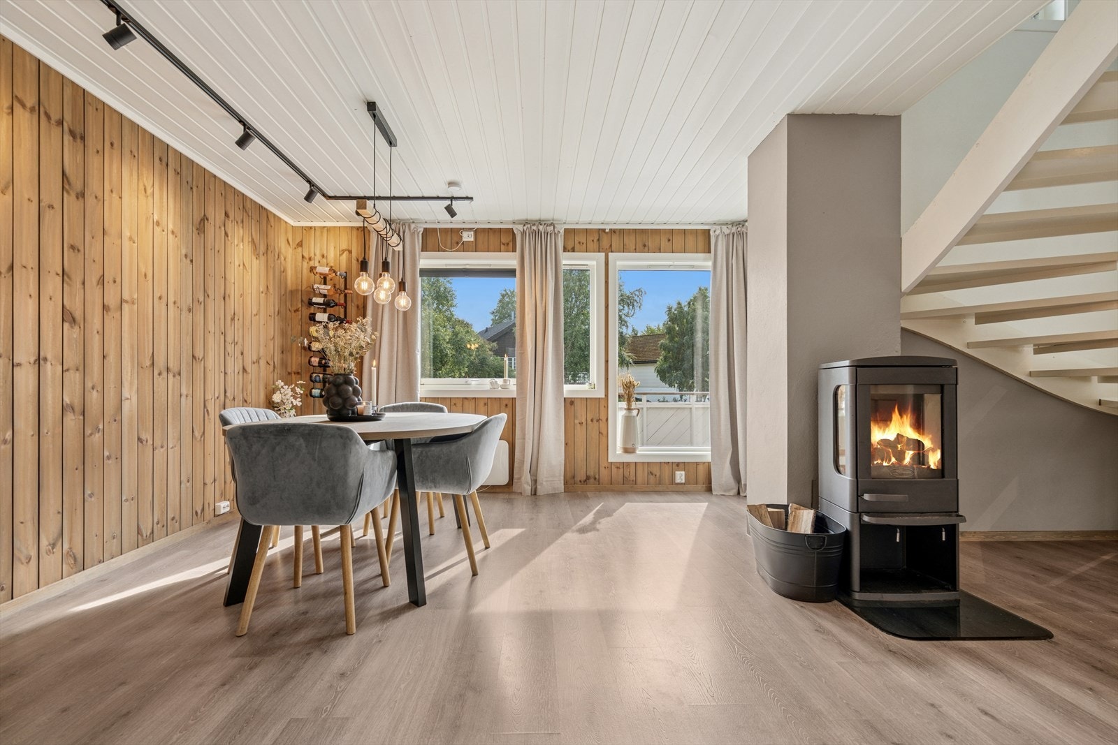 Spisegruppen tar plass i egen sone og inviterer til sosiale og hyggelige måltider. Galleribilde