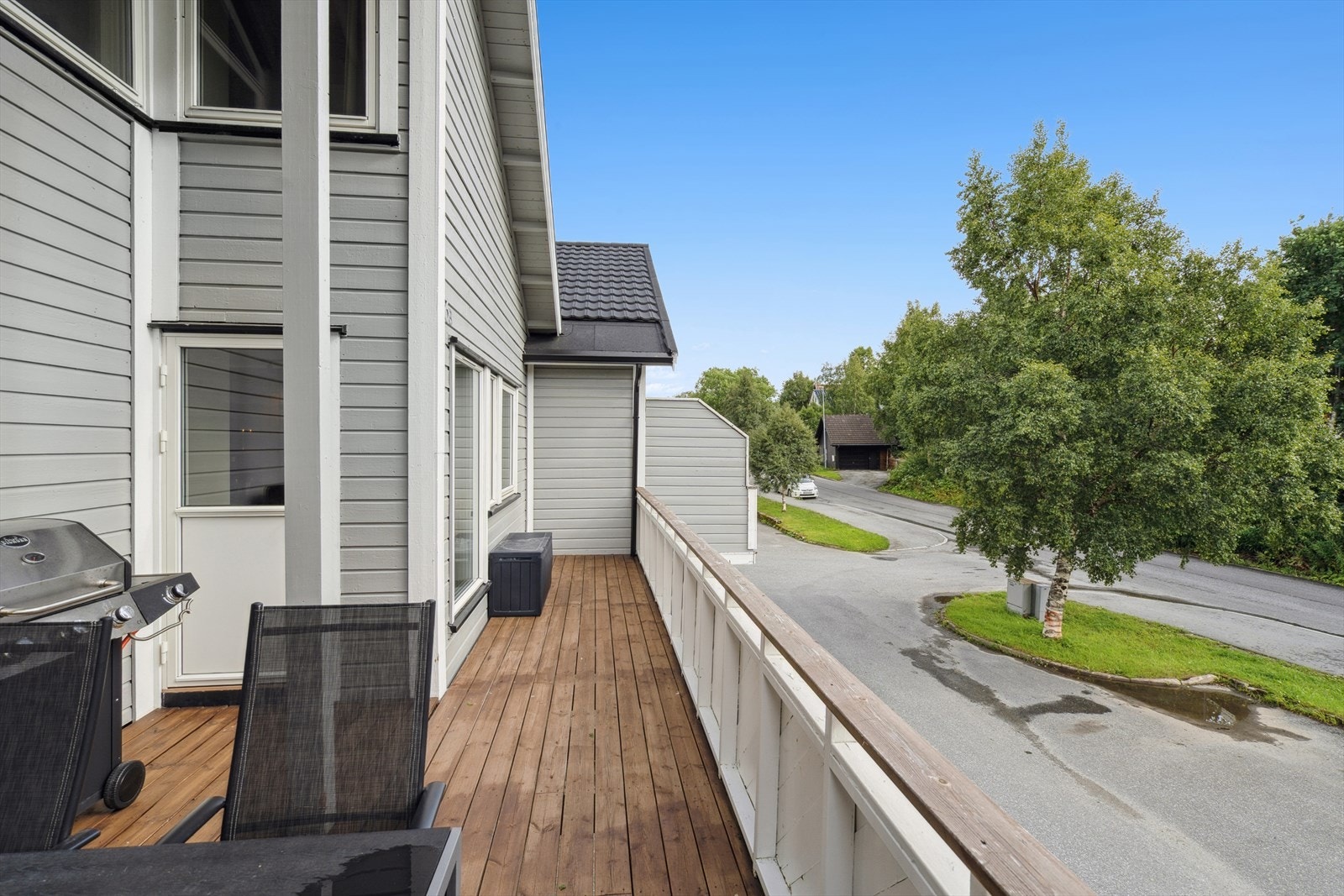 Fra stuen er det videre utgang til en balkong på ca. 18m2. Galleribilde
