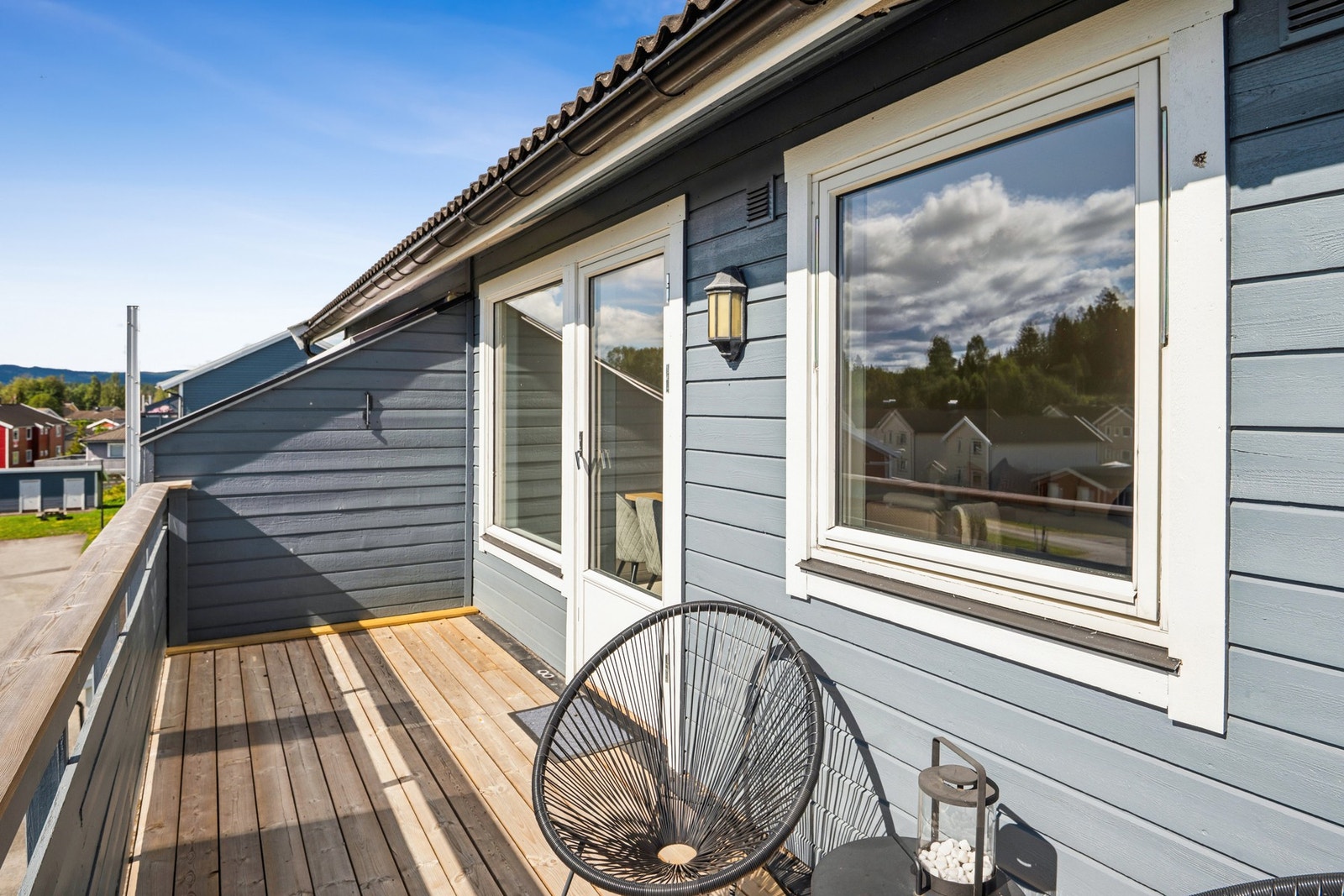 Balkongen har gode solforhold. Her kan du nyte solrike dager og pent vær. Galleribilde