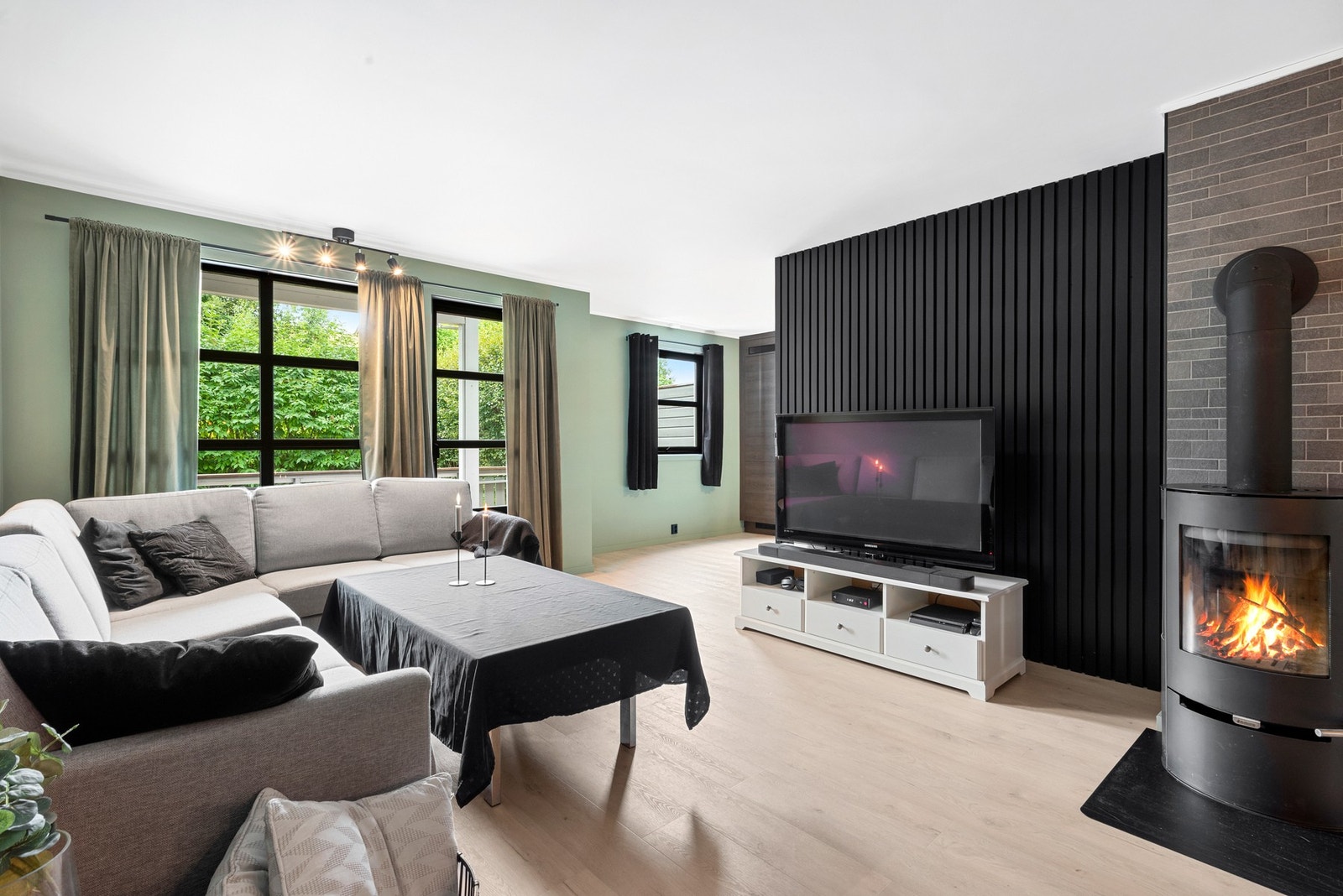 Leiligheten har nyoppusset overflater med moderne standard. Galleribilde